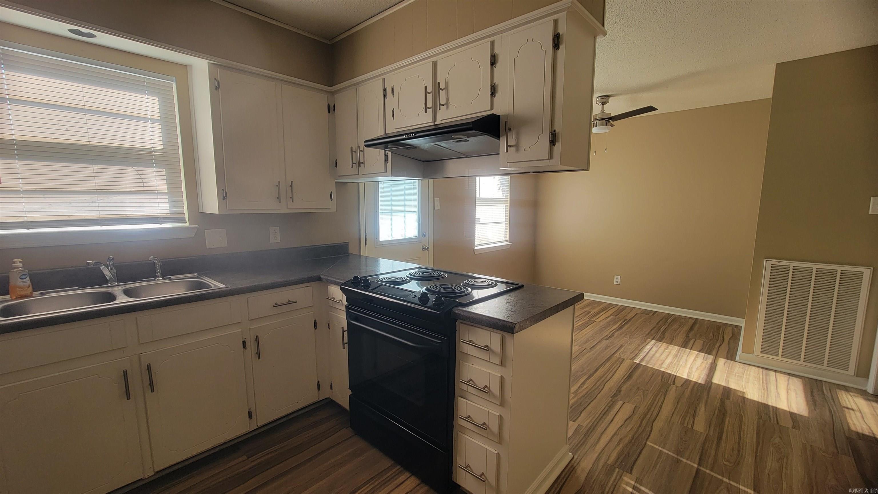 Tiffany Manor - Residential Lease