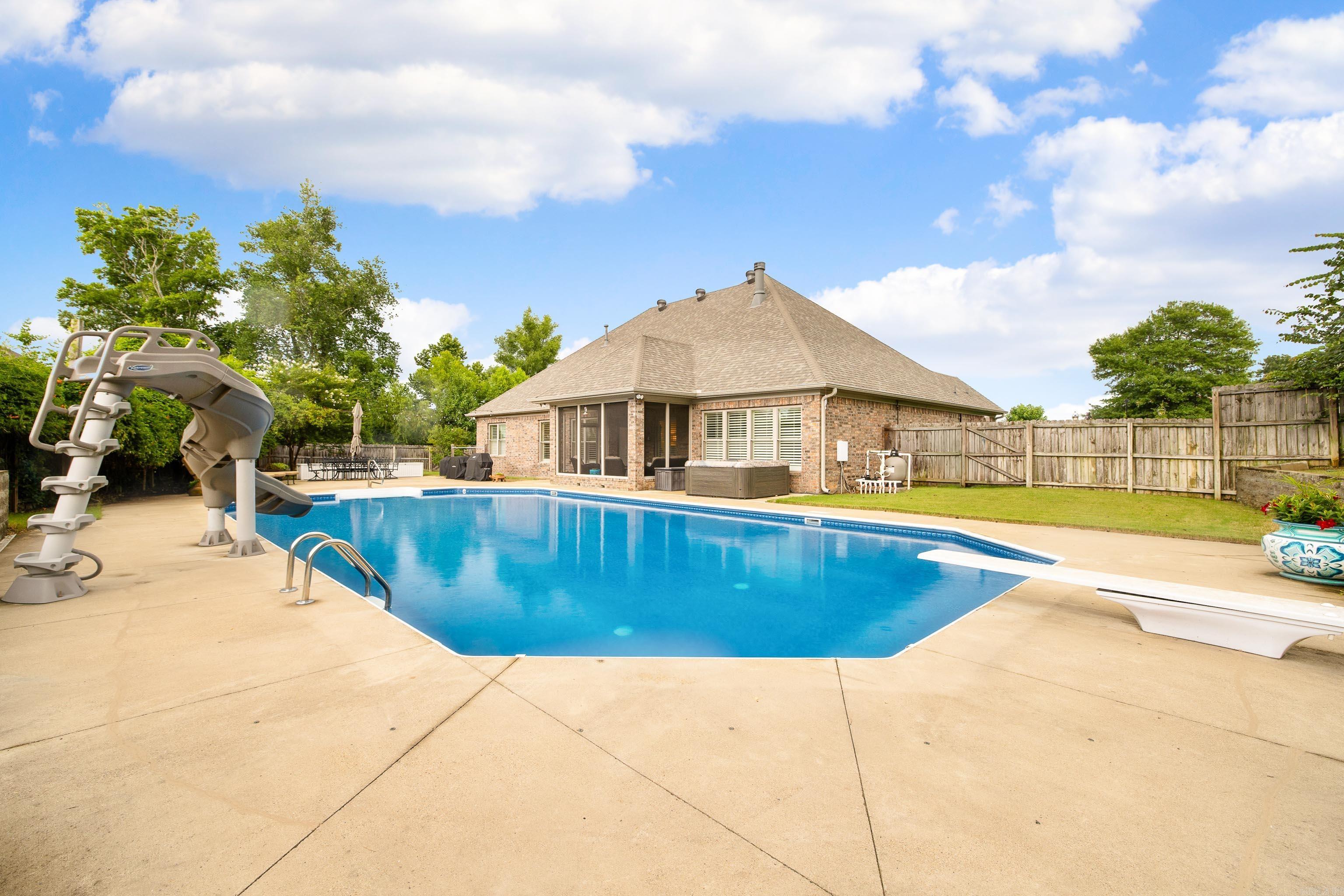 HURRICANE LAKE EST - Residential
