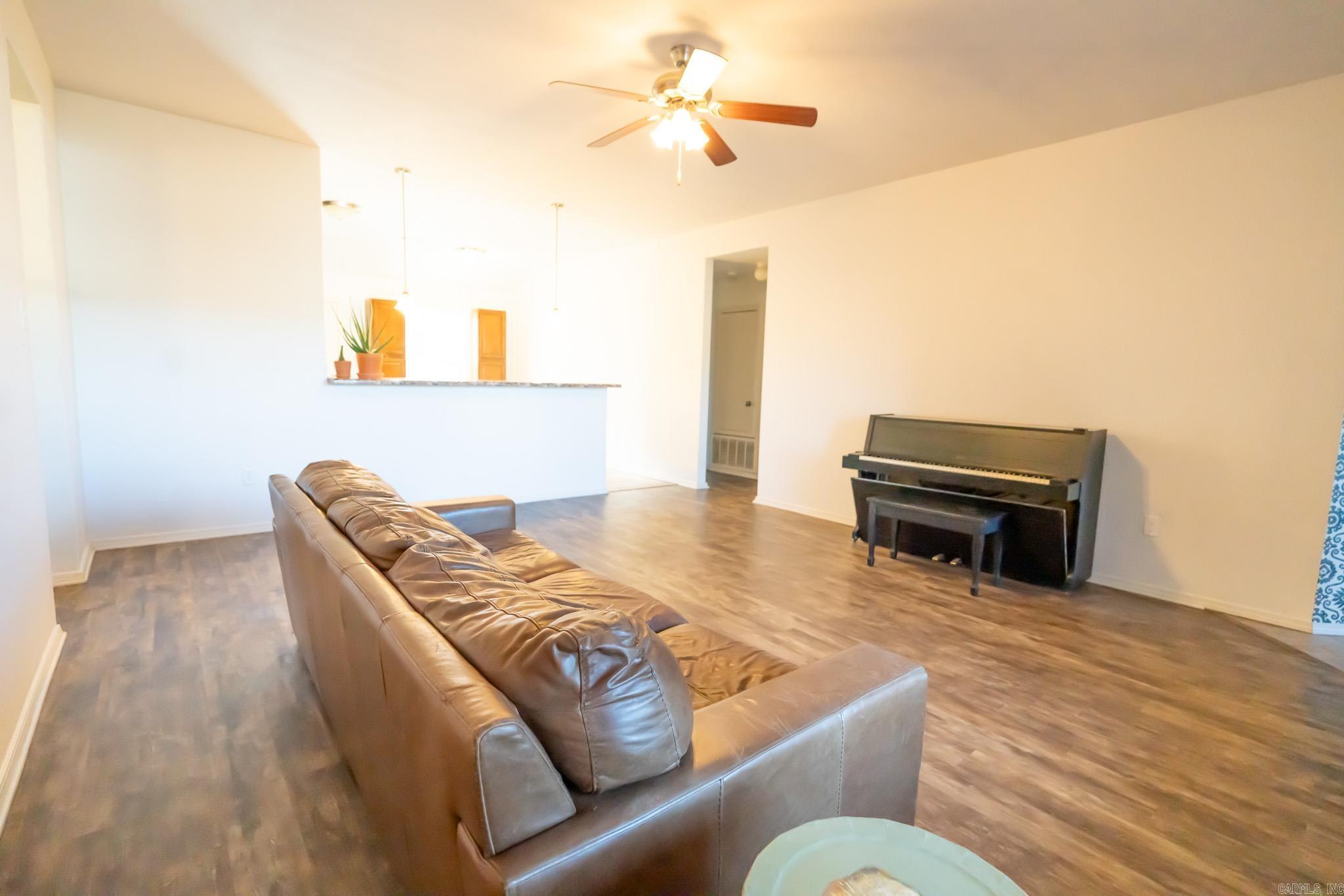 WOODLANDS EDGE - Residential