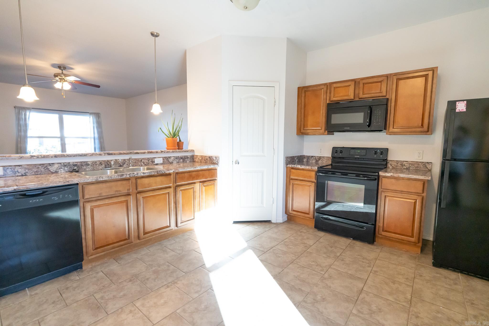 WOODLANDS EDGE - Residential