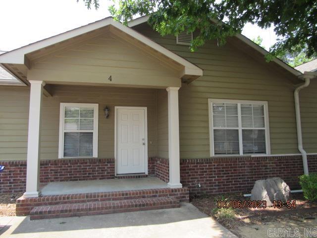 Well maintained 3-bedroom unit located in the highly sought after Stonegate Townhome Complex! This unit is all electric, comes with kitchen appliances including refrigerator, washer & dryer, 2-inch blinds throughout, covered rear patio, stained concrete floors throughout, and more! Lawn Care Included. Available Now! No Pets Allowed! ***PLEASE NOTE WE DO NOT ADVERTISE ON CRAIGSLIST OR FACEBOOK MARKETPLACE. ANY LISTING OF OURS SEEN IS A SCAM!!!***