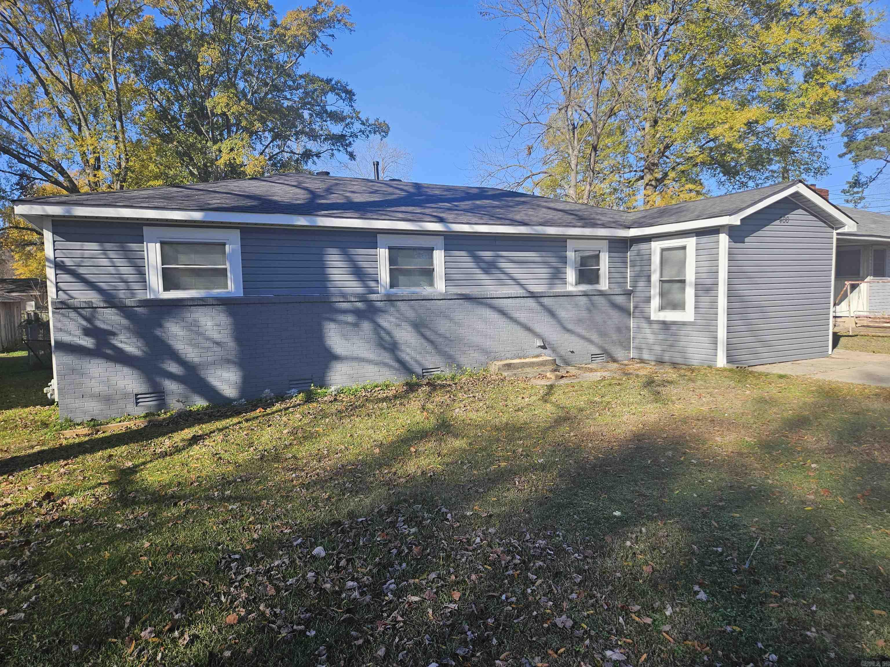 Charming 3BD/2BA in Benton that is waiting for you to call home. Plenty of space throughout. Classic wood burning stove giving the living room character and coziness. Eat-in-kitchen perfect for enjoying meals with family or friends. Ceiling fans in bedrooms. Fenced yard that is ideal for anyone with kids or pets to burn off some energy. Walking distance to Caldwell Elementary and conveniently close to I-30. Minutes away from shopping, dining, and much more! This property is managed by Hoffman Team so beware of scammers - we will never ask you to Cashapp us money. The lease for this property is for 18 months to 2 years with a 3% increase after the first year. Income must be 3x the amount of rent. This property does not accept section 8.