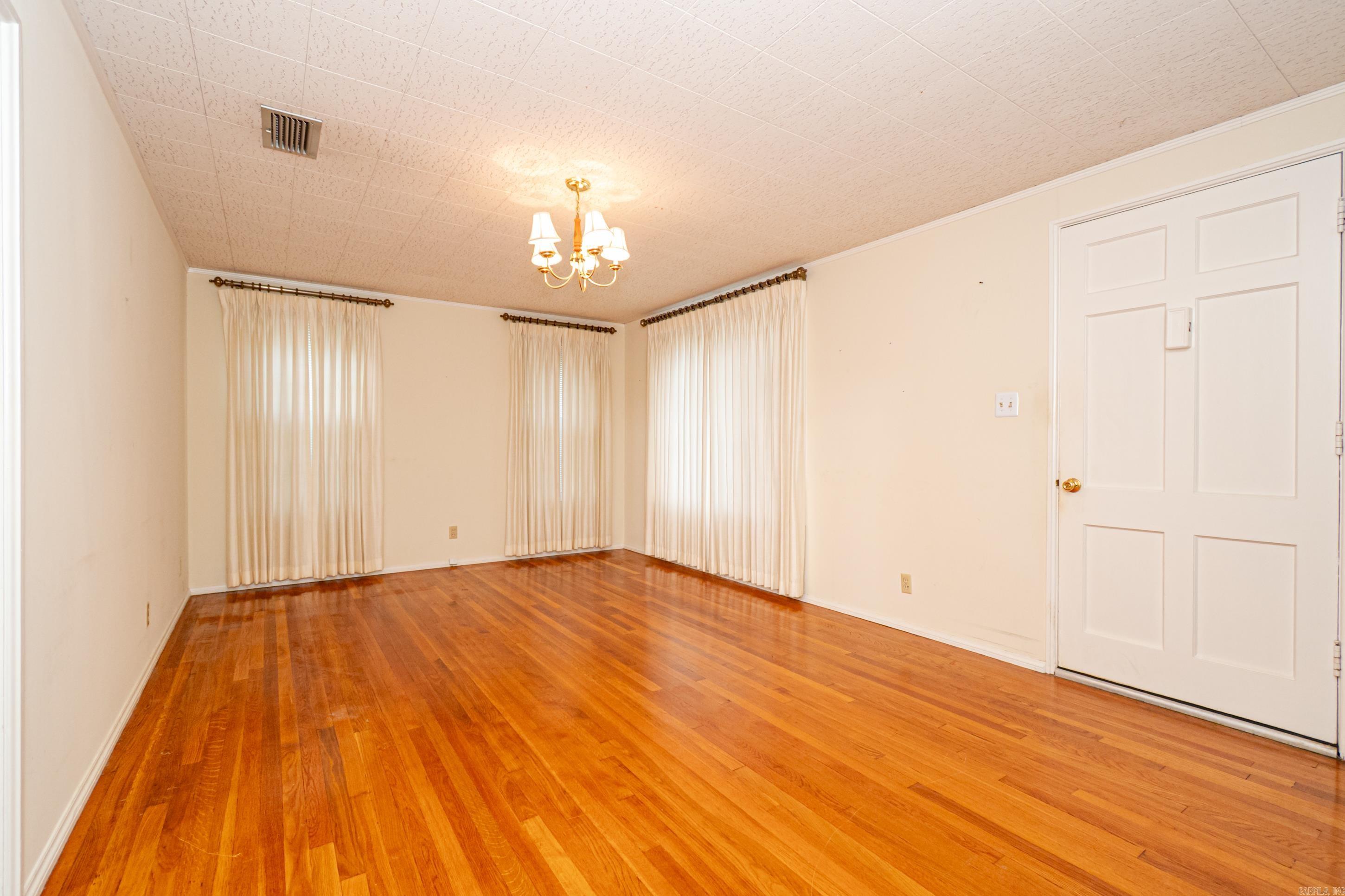 THOMPSON HEIGHTS - Residential