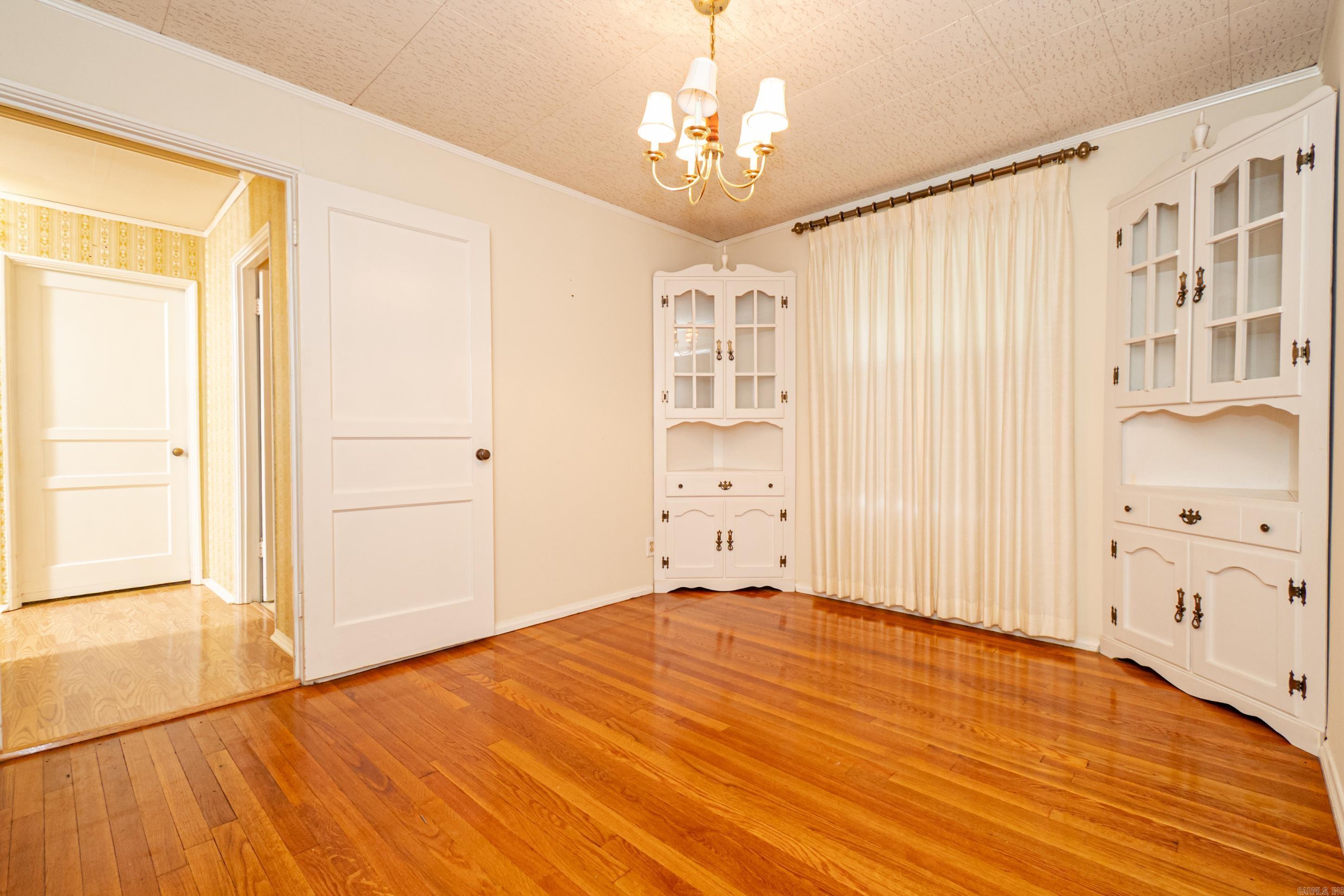 THOMPSON HEIGHTS - Residential
