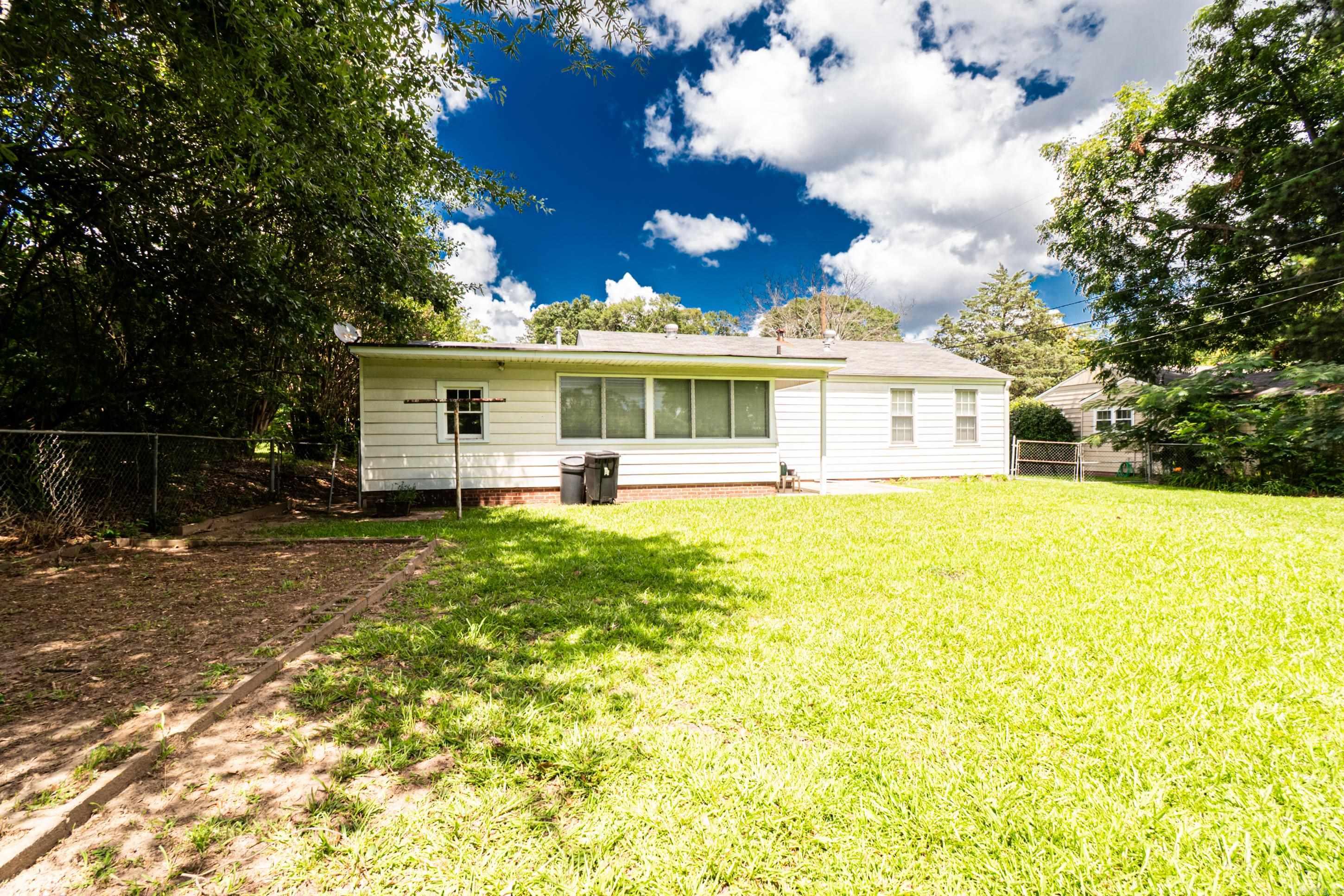 THOMPSON HEIGHTS - Residential