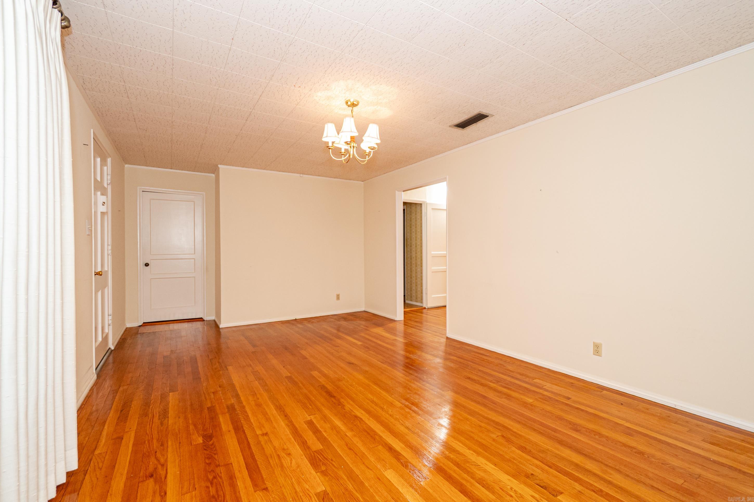 THOMPSON HEIGHTS - Residential