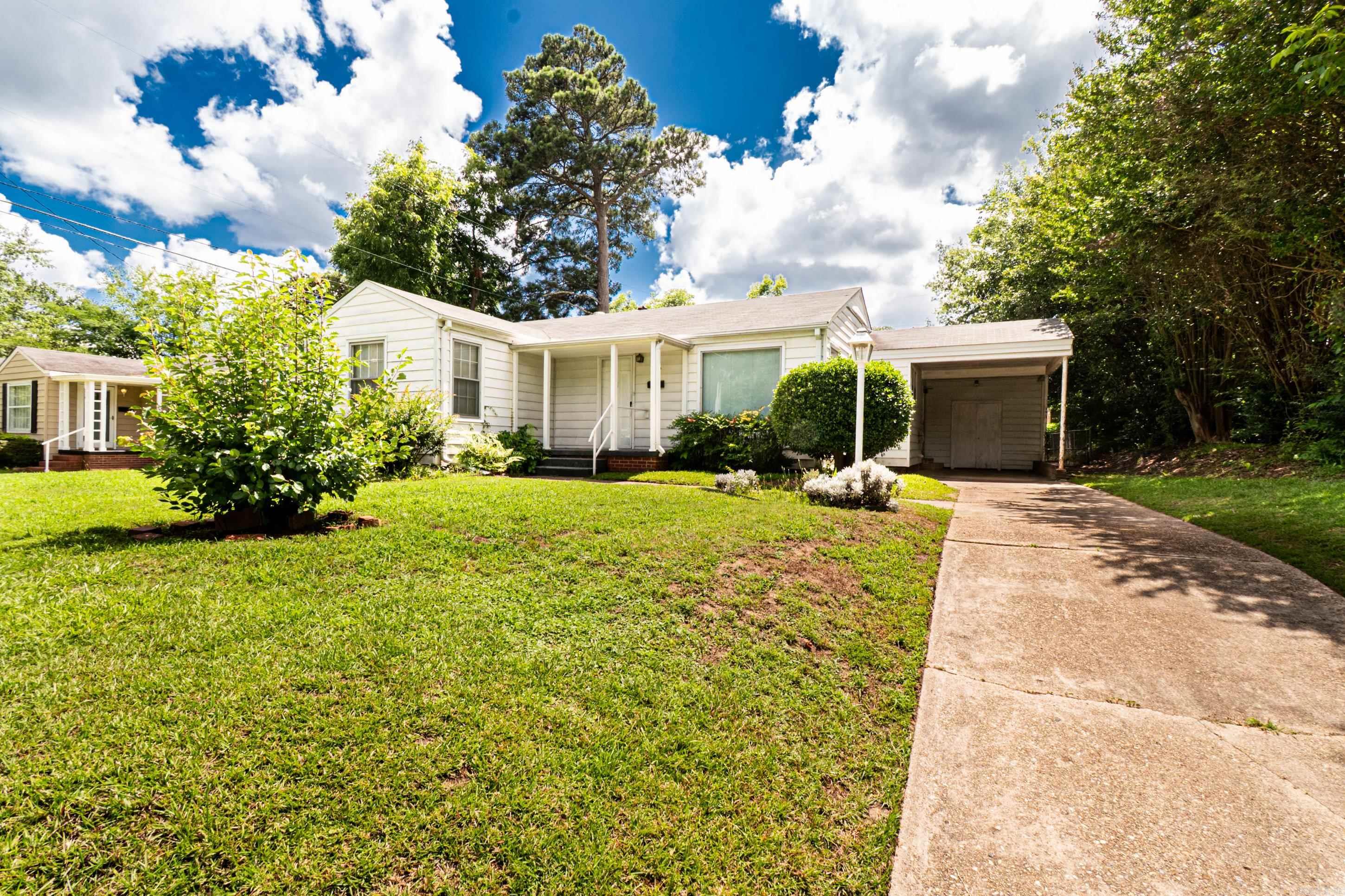 THOMPSON HEIGHTS - Residential