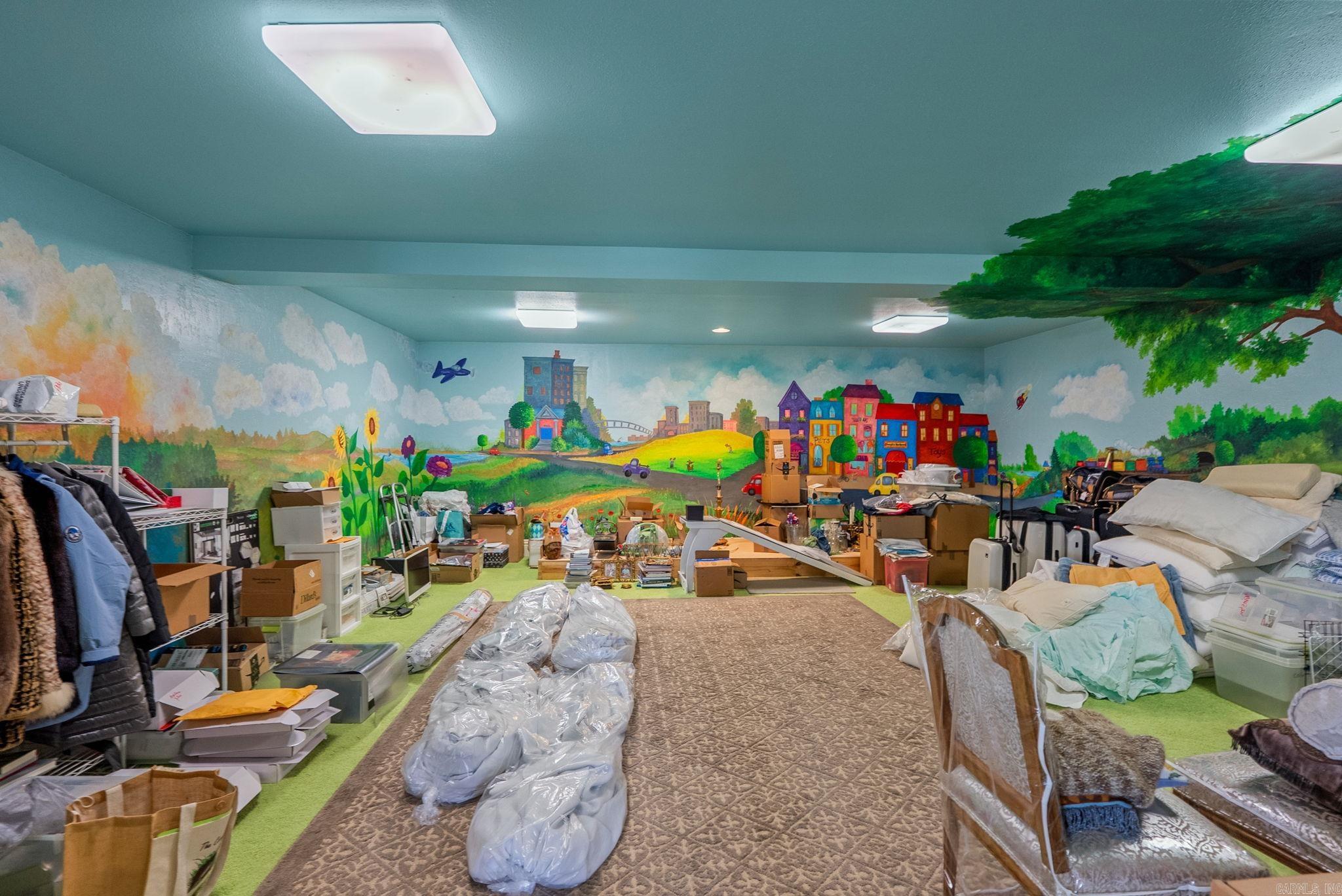 RIVERVIEW MANOR - Residential