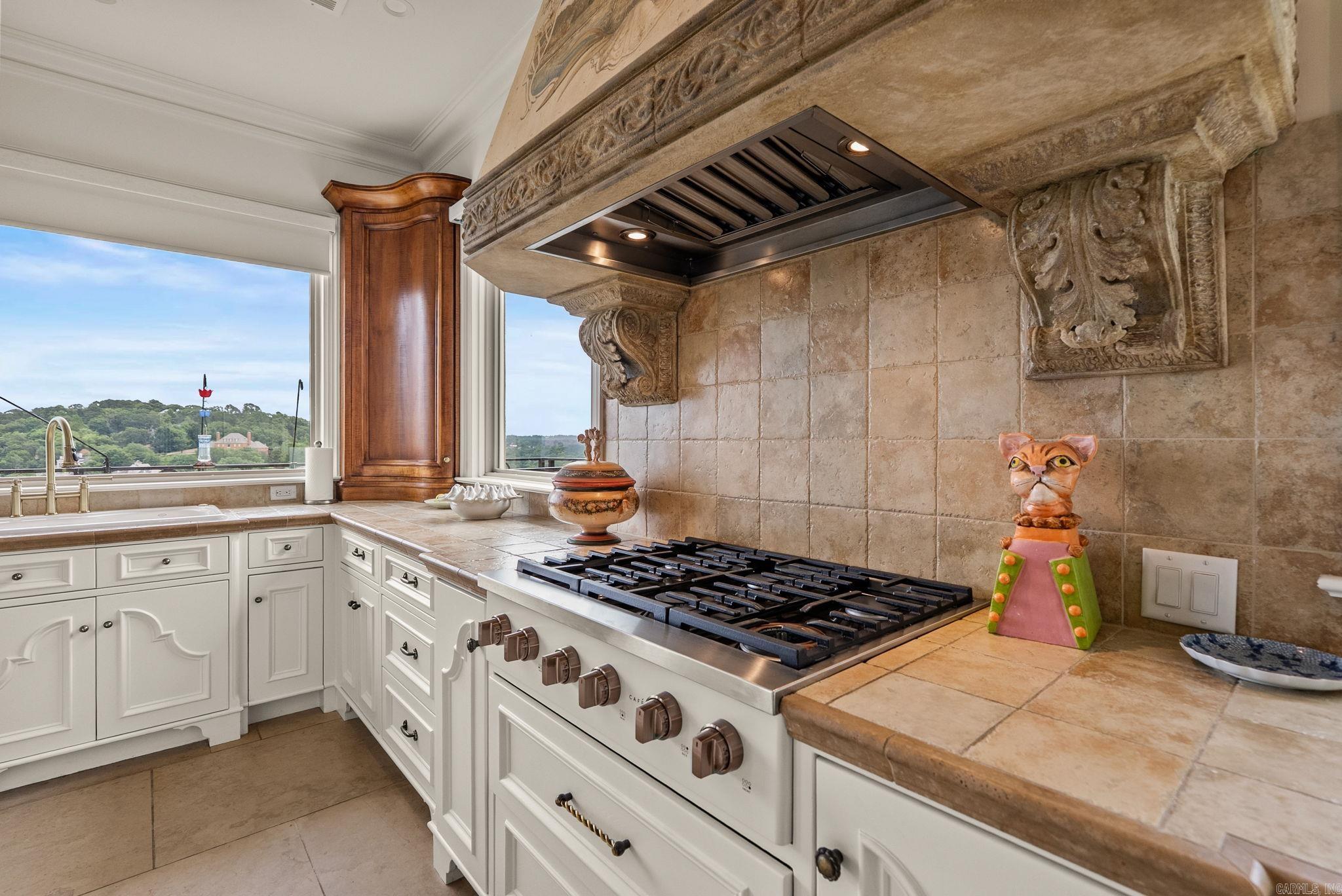 RIVERVIEW MANOR - Residential