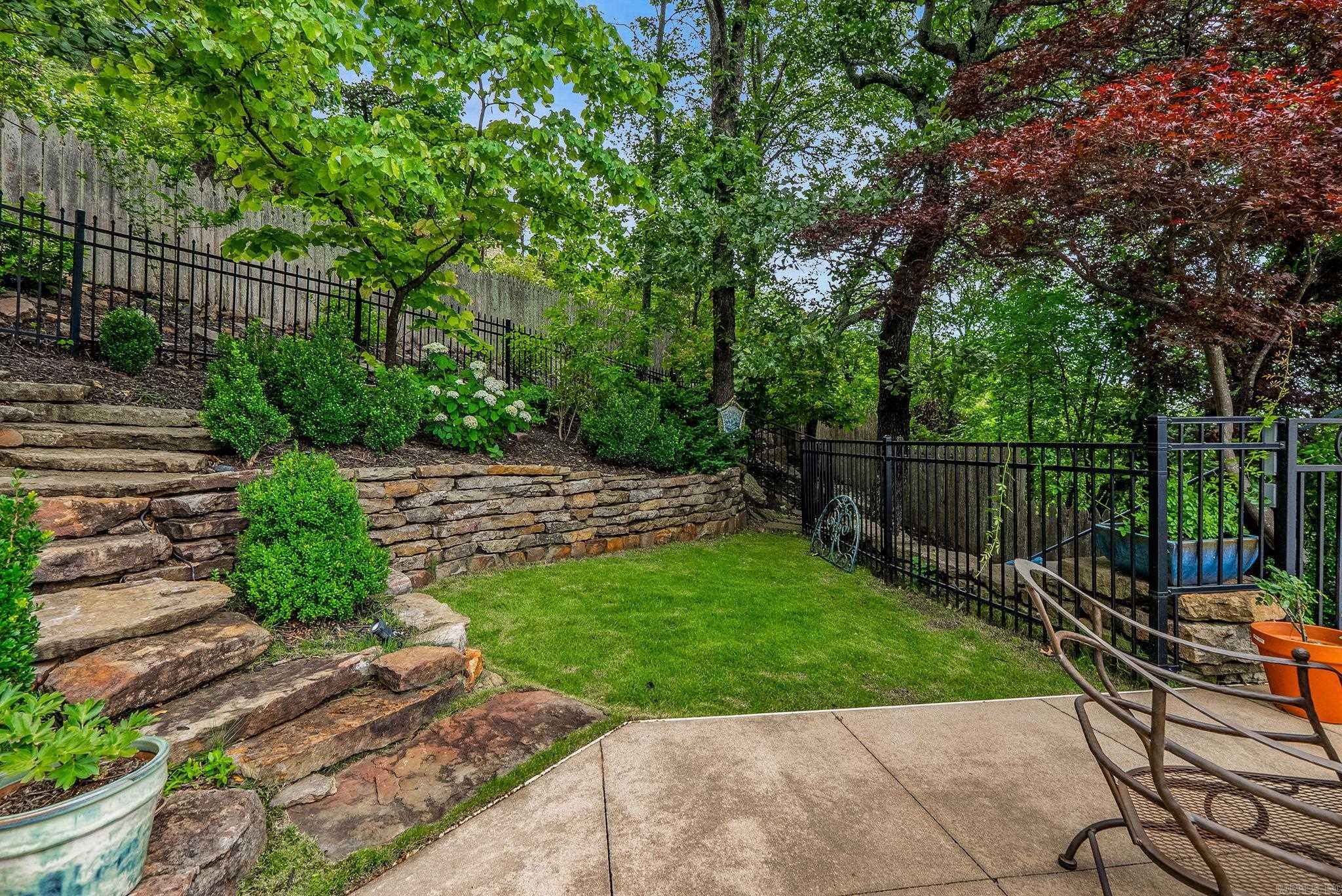 RIVERVIEW MANOR - Residential