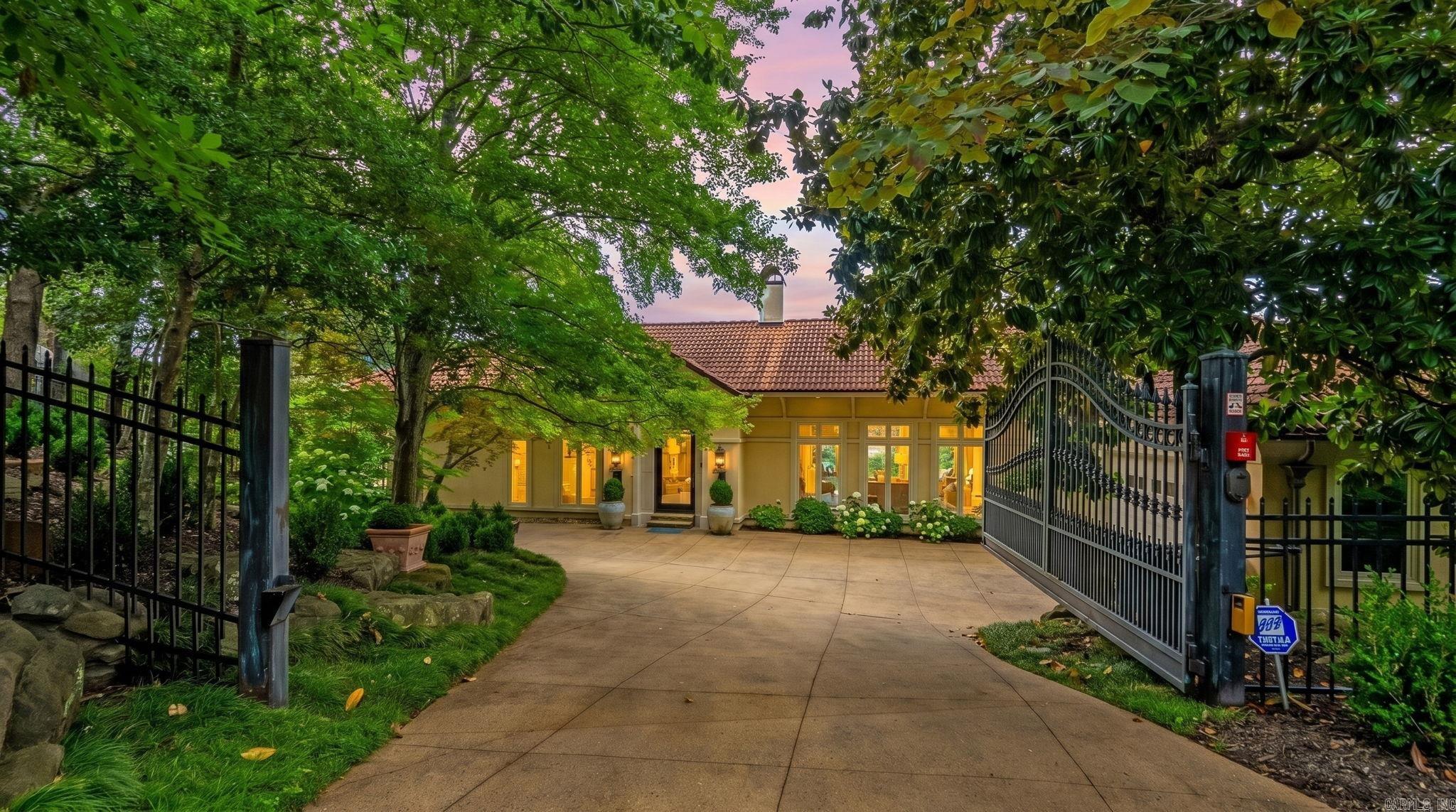 RIVERVIEW MANOR - Residential