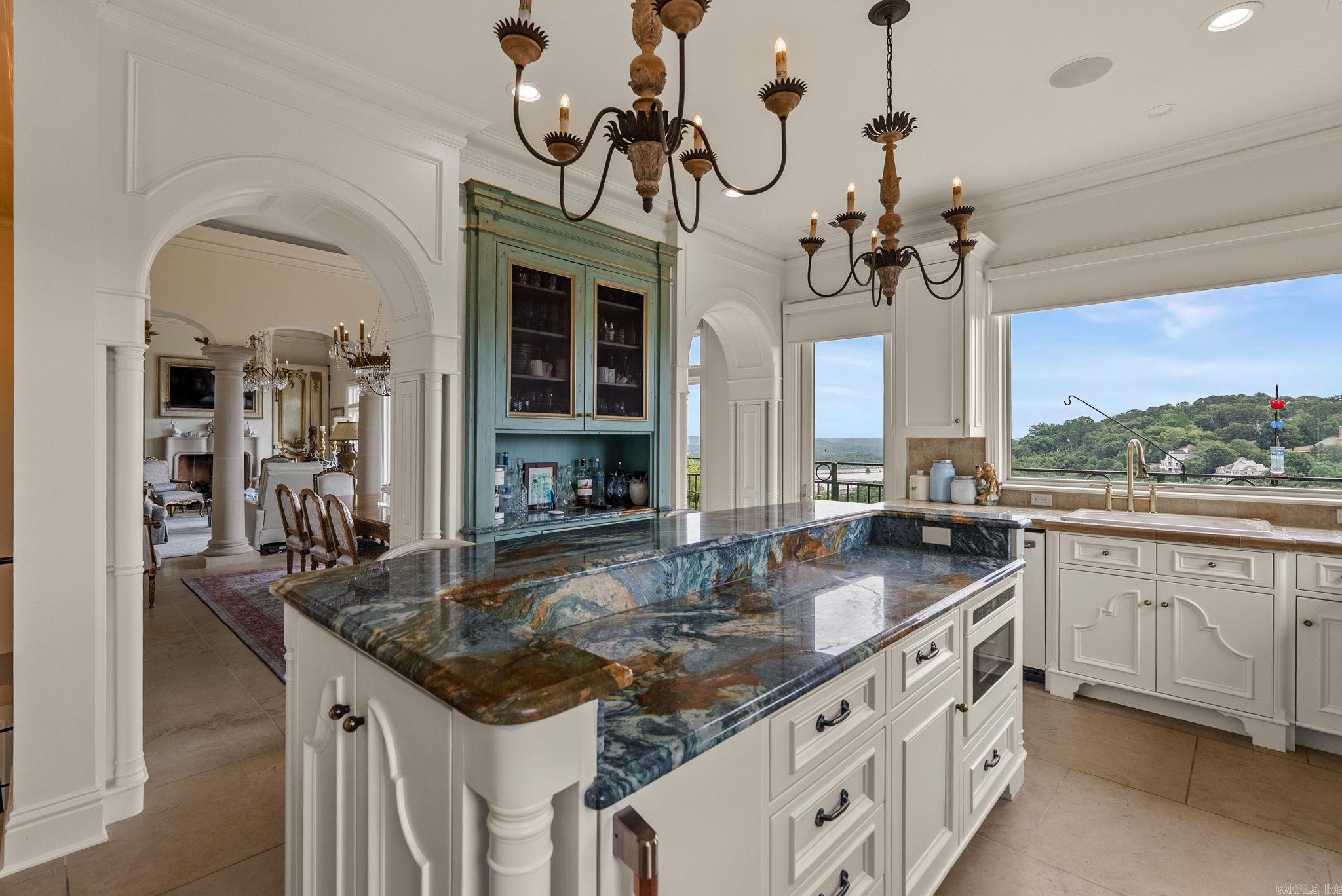 RIVERVIEW MANOR - Residential