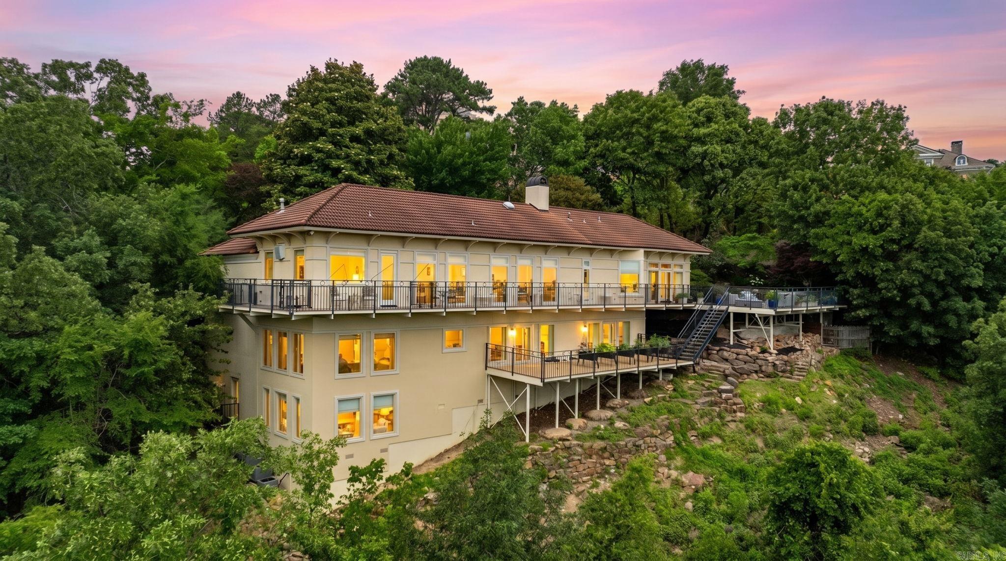 RIVERVIEW MANOR - Residential