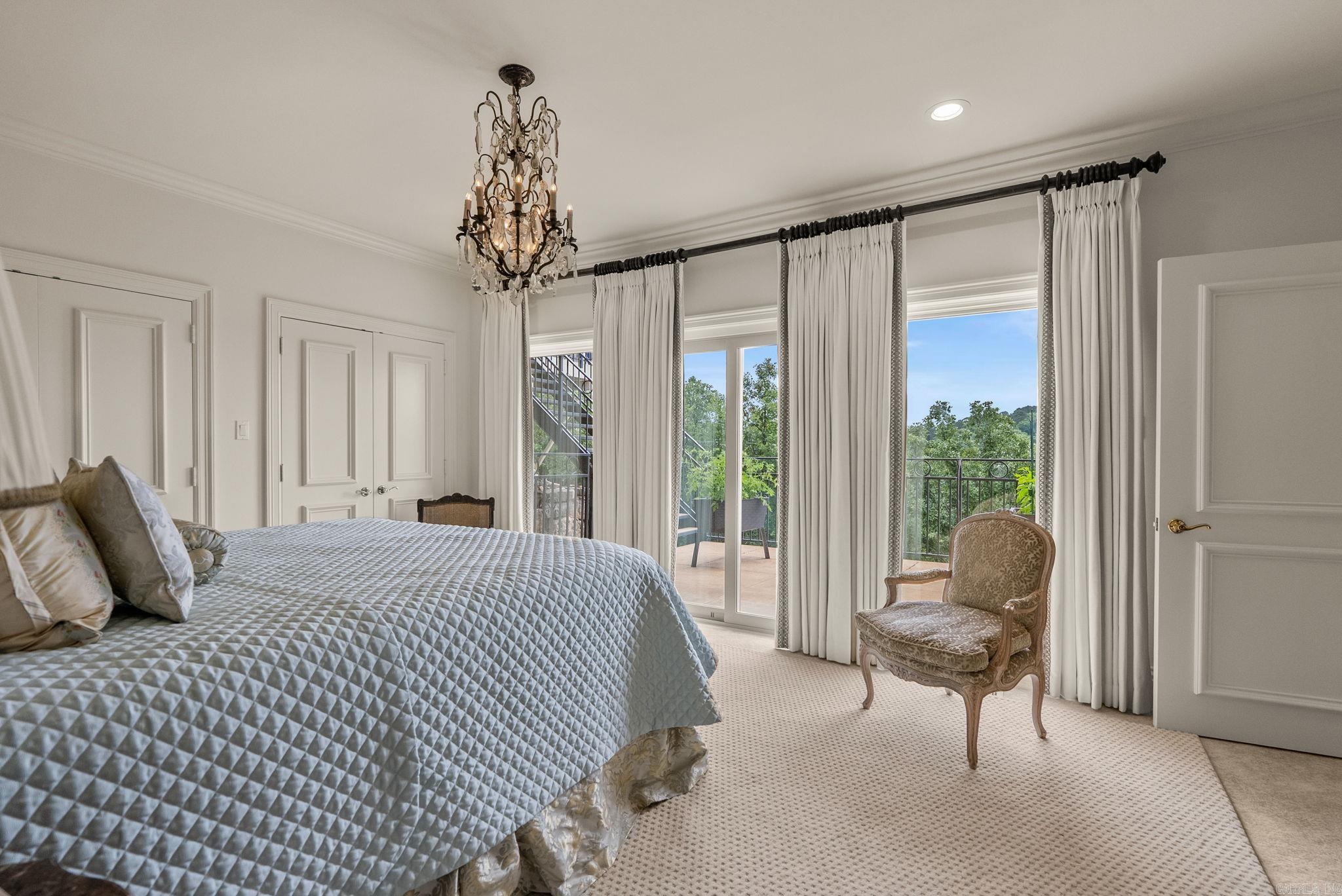 RIVERVIEW MANOR - Residential