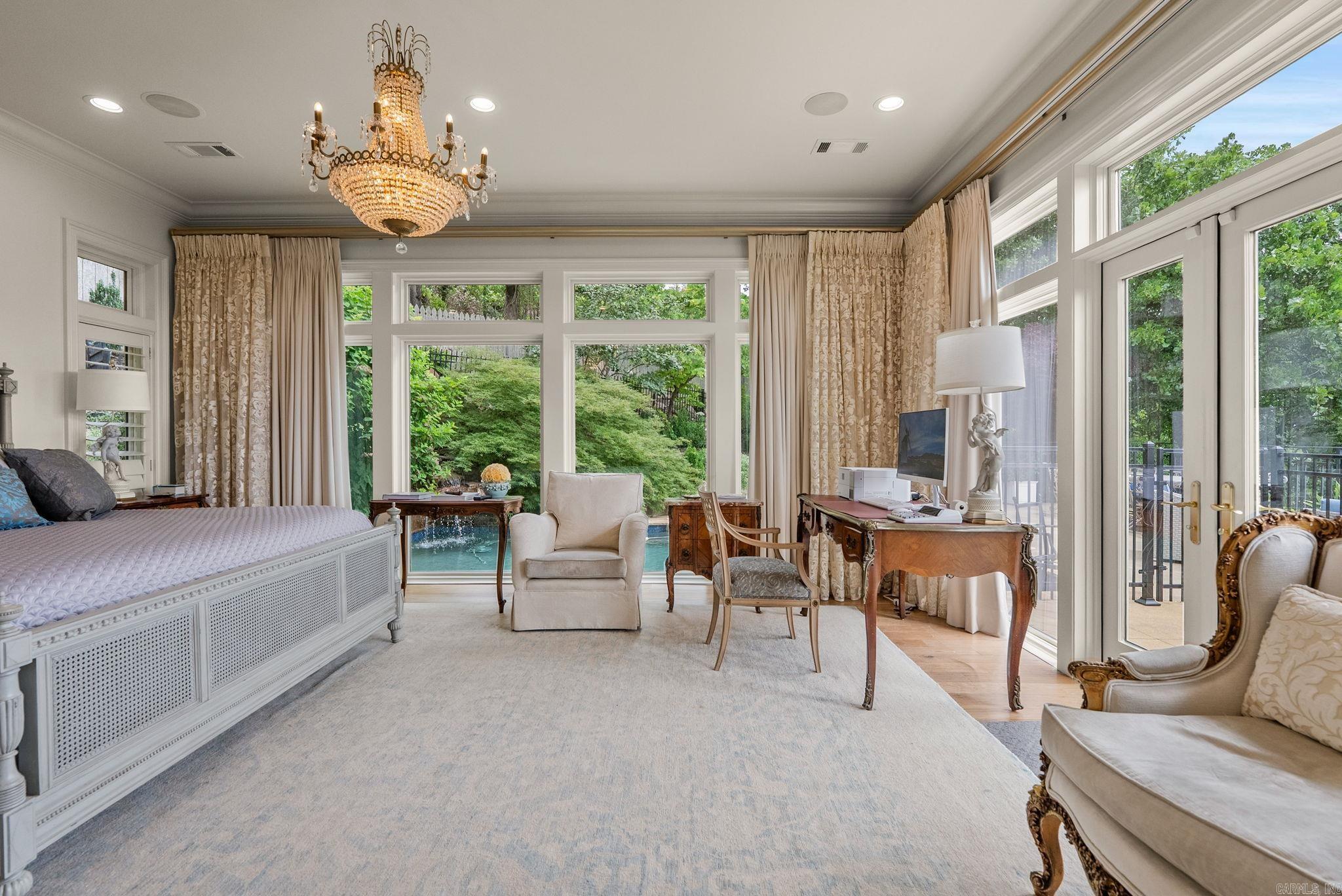 RIVERVIEW MANOR - Residential