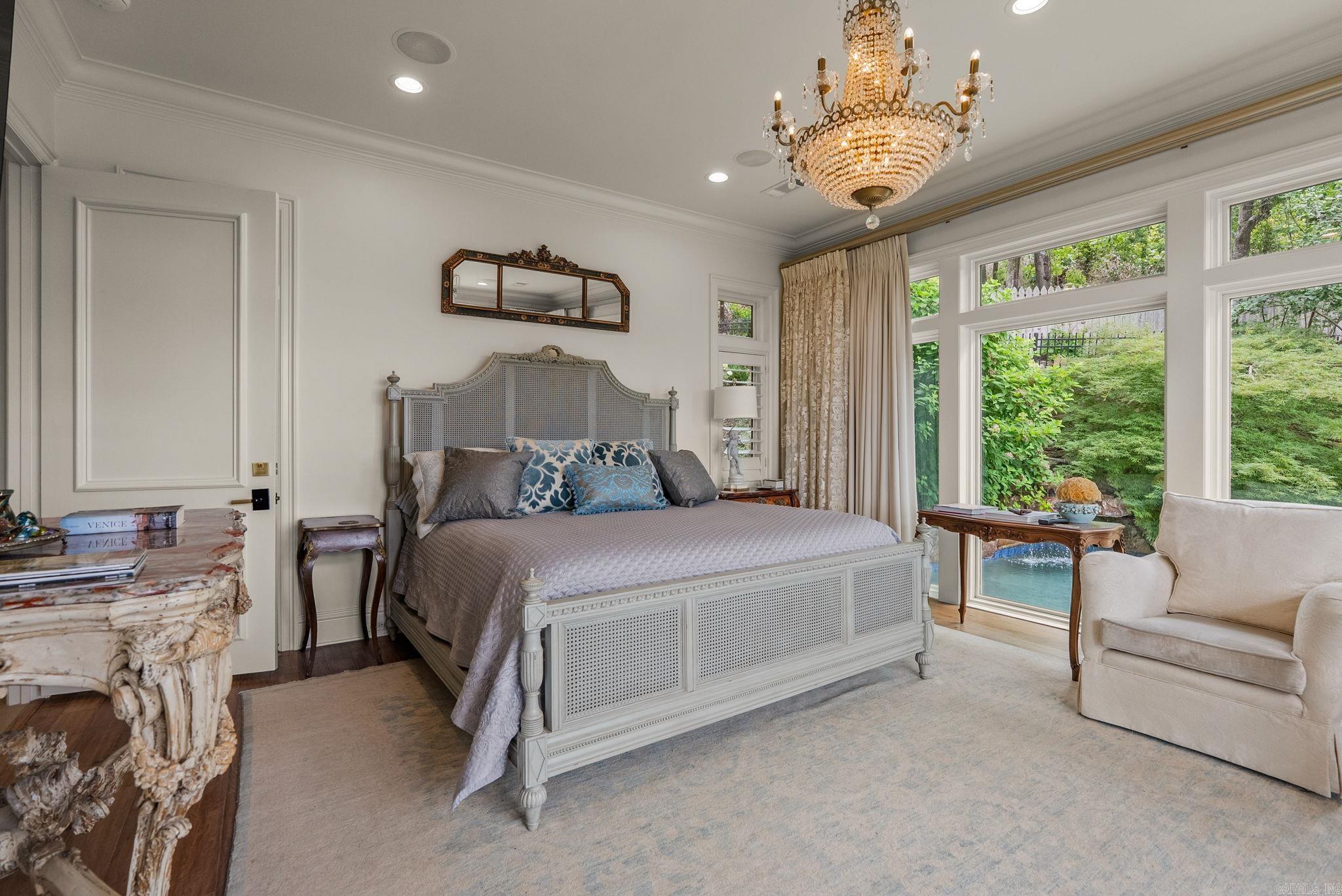 RIVERVIEW MANOR - Residential