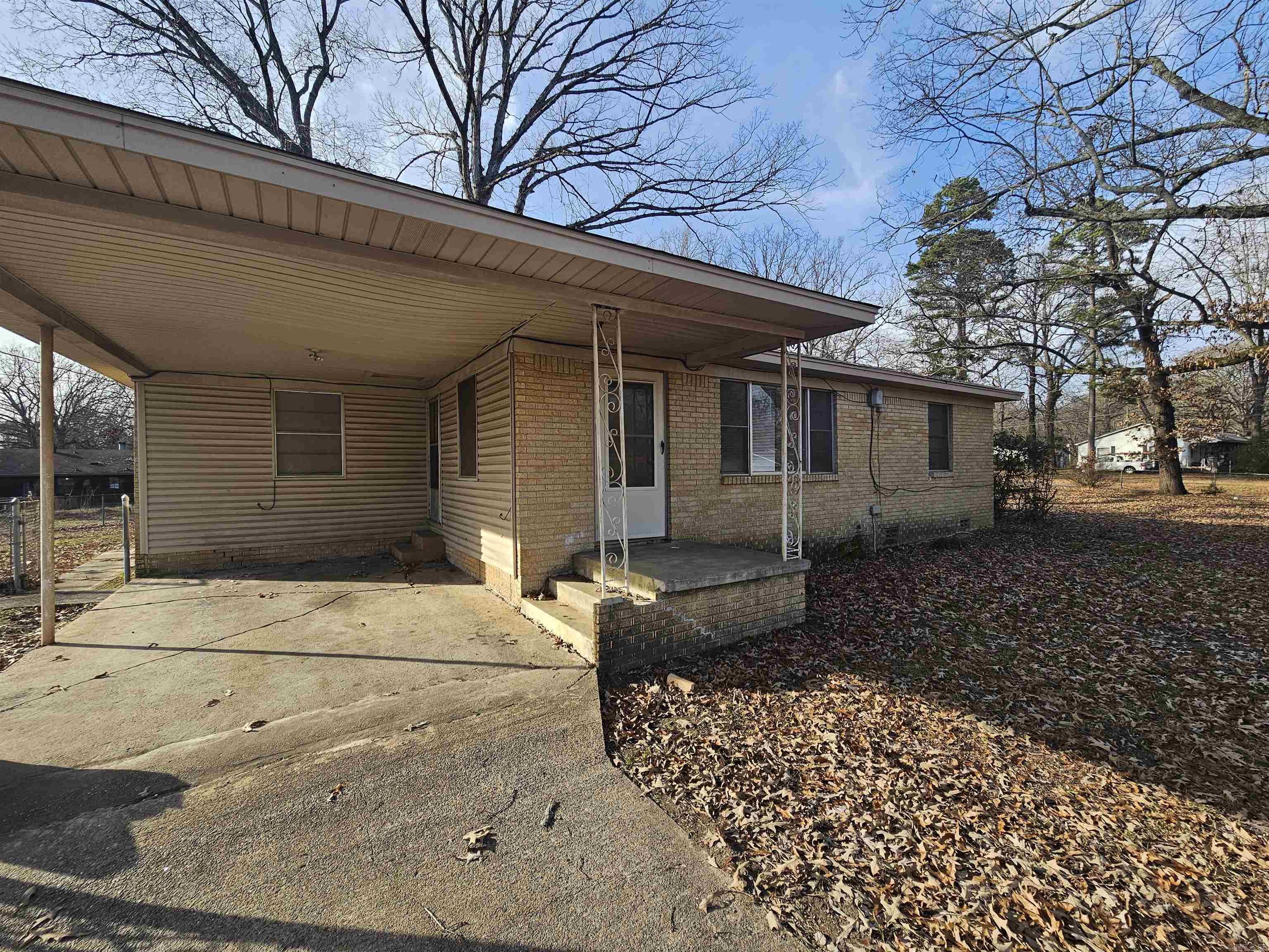 Cute 2BD/1BA in Jacksonville that is waiting for you to call home. New flooring throughout most of the home. New paint throughout. Kitchen has plenty of storage space and comes with a fridge (Disclaimer: continued maintenance on the refrigerator is not the landlord's responsibility). Bedrooms have ceiling fans and plenty of natural light. This property is managed by Hoffman Team so beware of scammers - we will never ask you to Cashapp us money. The lease for this property is for 18 months to 2 years with a 3% increase after the first year. Income must be 3x the amount of rent per month unless you have a housing voucher.