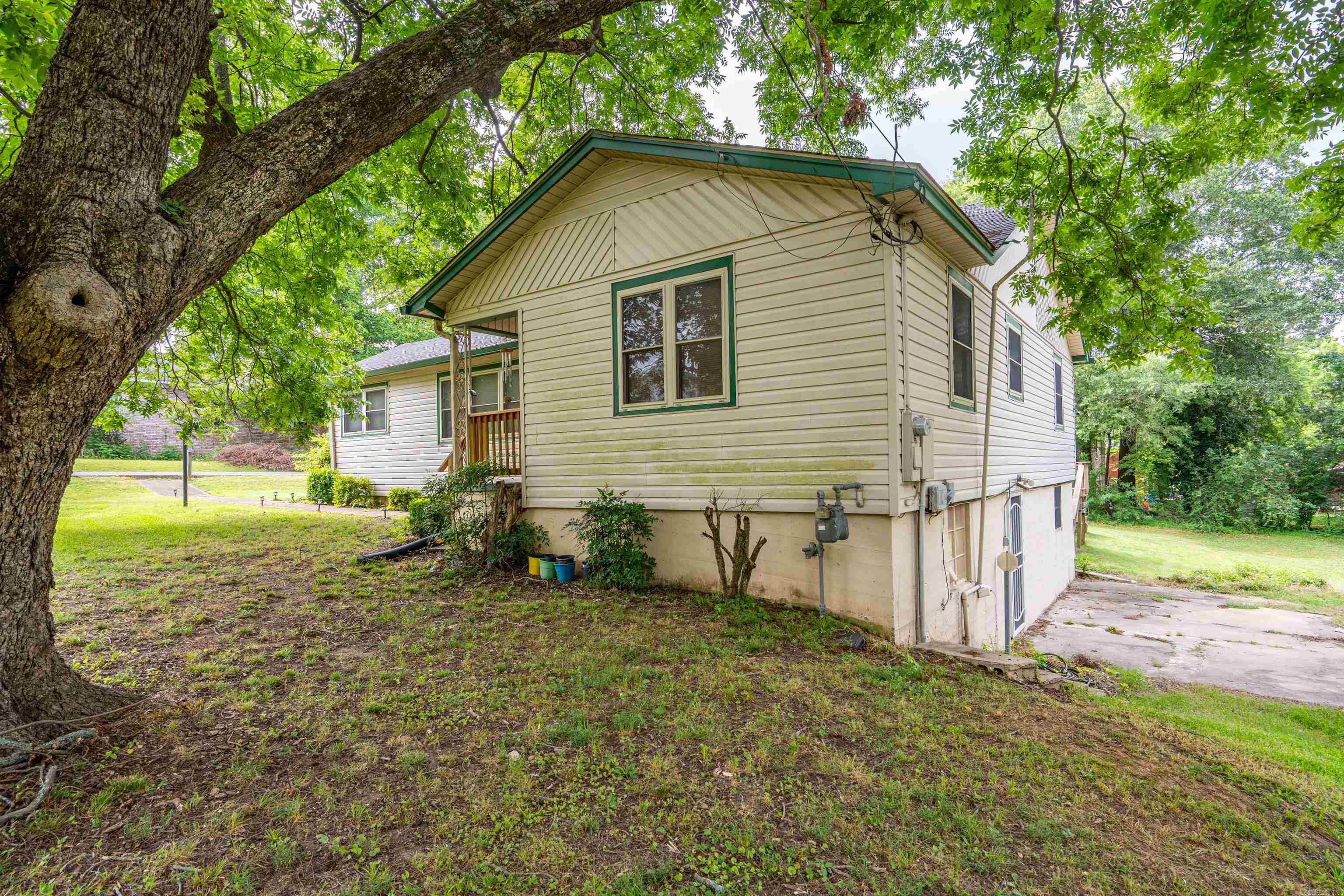 BURROUGHS, J.H. - Residential