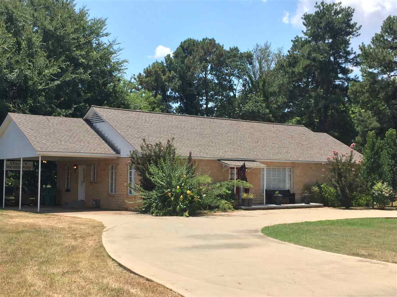 Spacious home, move in ready.  4 bedrooms and 1 bath, kitchen and over sized living room.  Chain link fenced yard, storm cellar, new CH/CA in 2010 and new roof in 2015