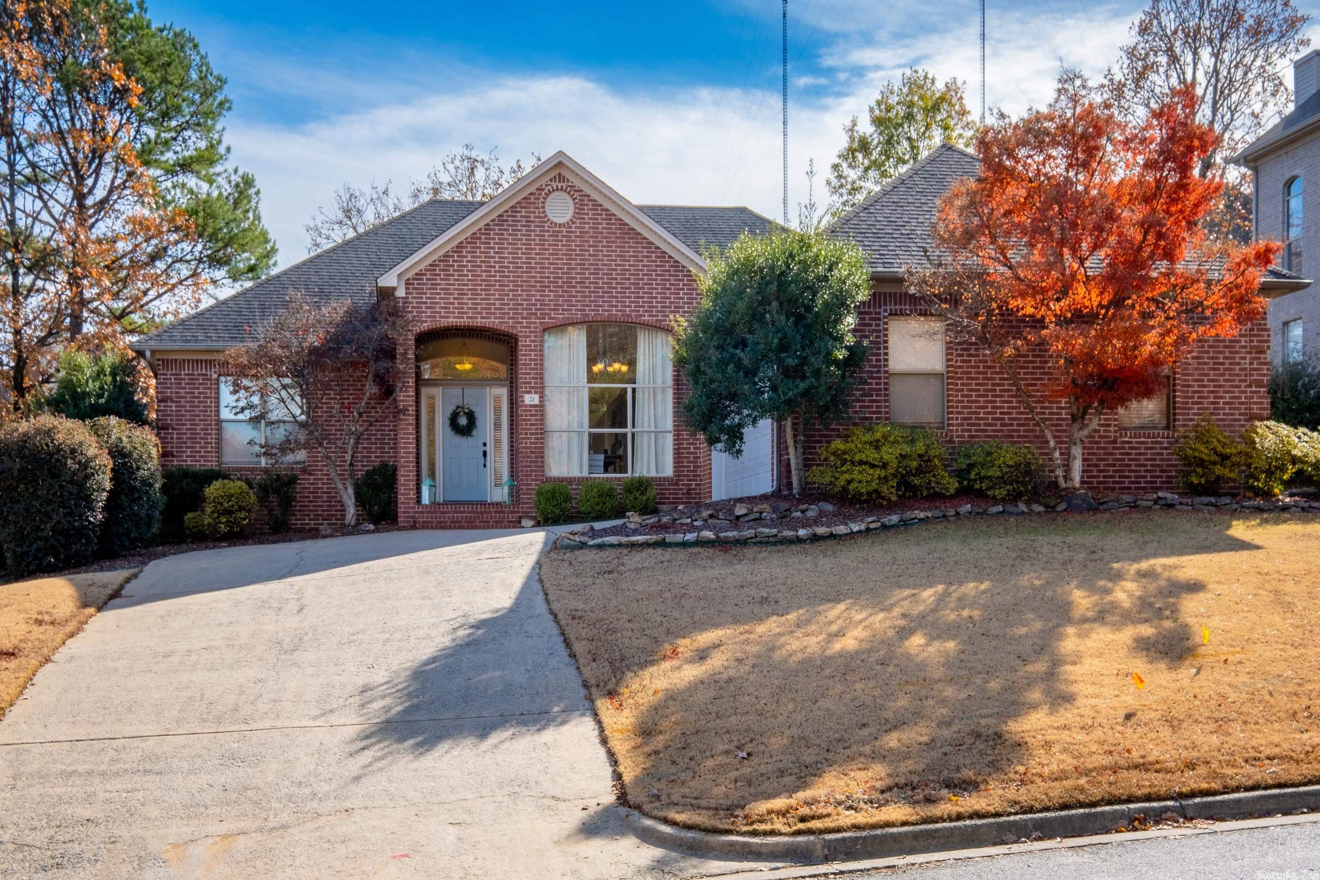 Wonderful one level home in Chenal perfect for a first time home owner or a great use as a patio home. 9 foot celiings throughout with 12 foot ceilings in the dining room. Open living and dining have hardwood floors, a fireplace with gas logs and plenty of natural light. Kitchen has granite countertops, lots of cabinets and a pantry. Large master bedroom suite with hardwood floors and trey ceiling. Master bath has separate shower and tub and a large walk in closet. Two guest bedrooms have new carpet and lots of space. Backyard has shaded deck is nicely landscaped and has a level area for a playground.