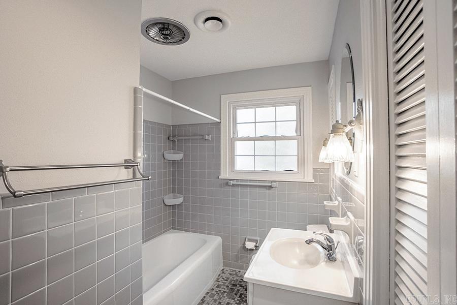 BRIARWOOD - Residential