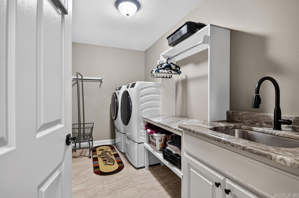 STONEYBROOK - Residential