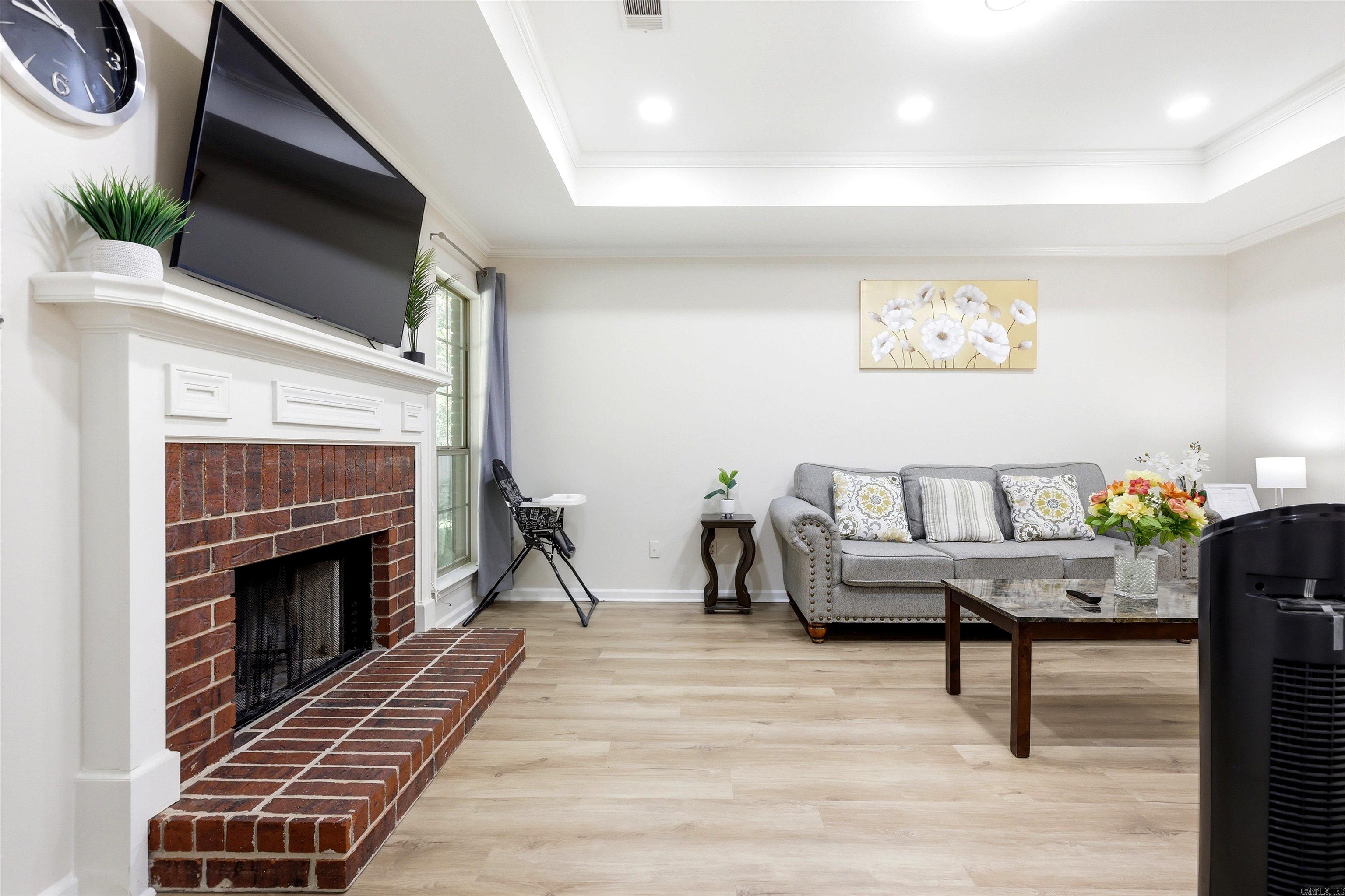 NORTHRIDGE - Residential