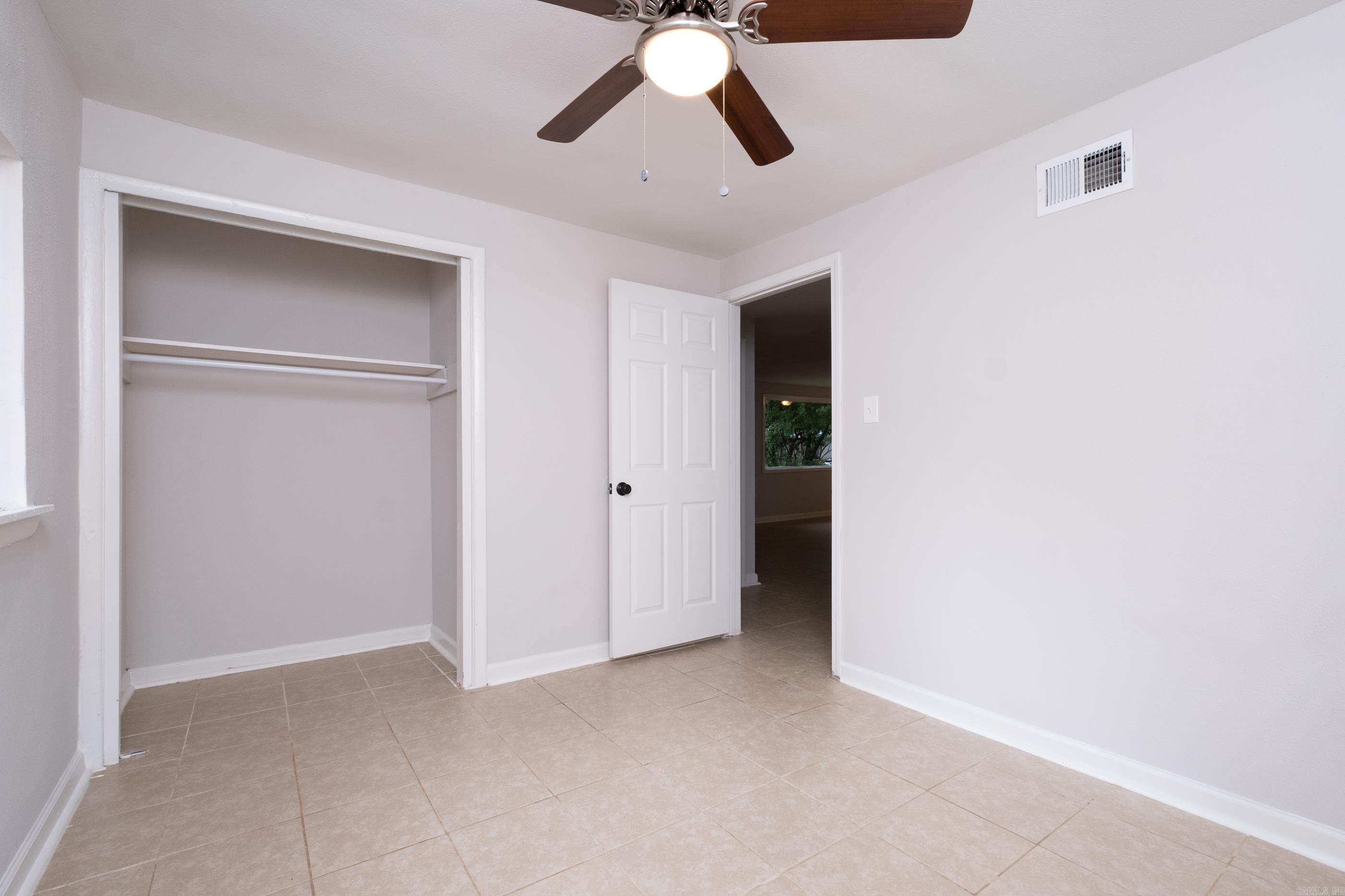 BARROW JOHN - Residential