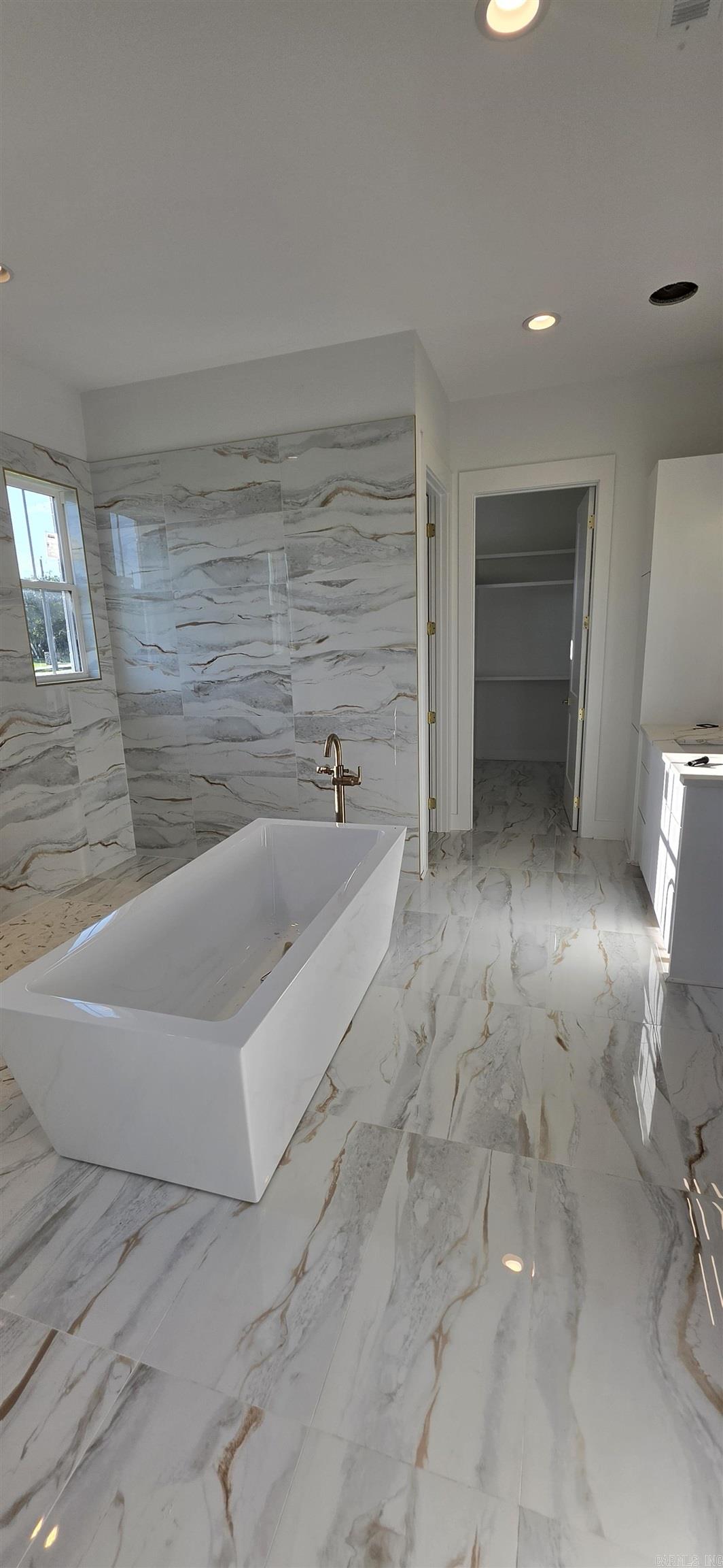 BLUE HERON ESTATES - Residential