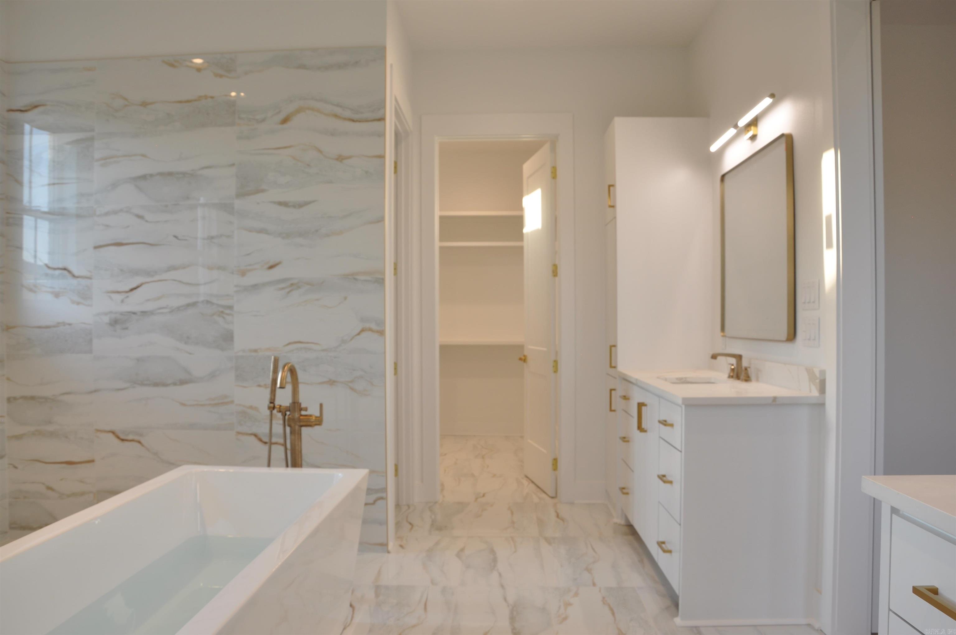 BLUE HERON ESTATES - Residential