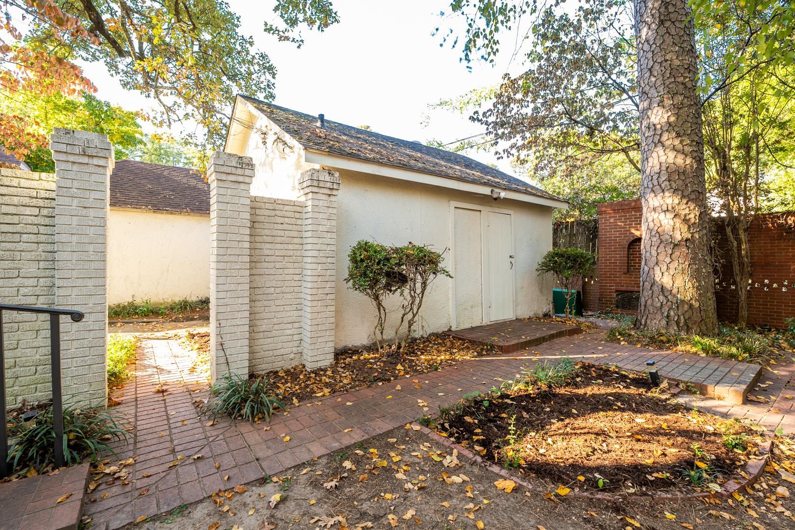 SHADOWLAWN - Residential