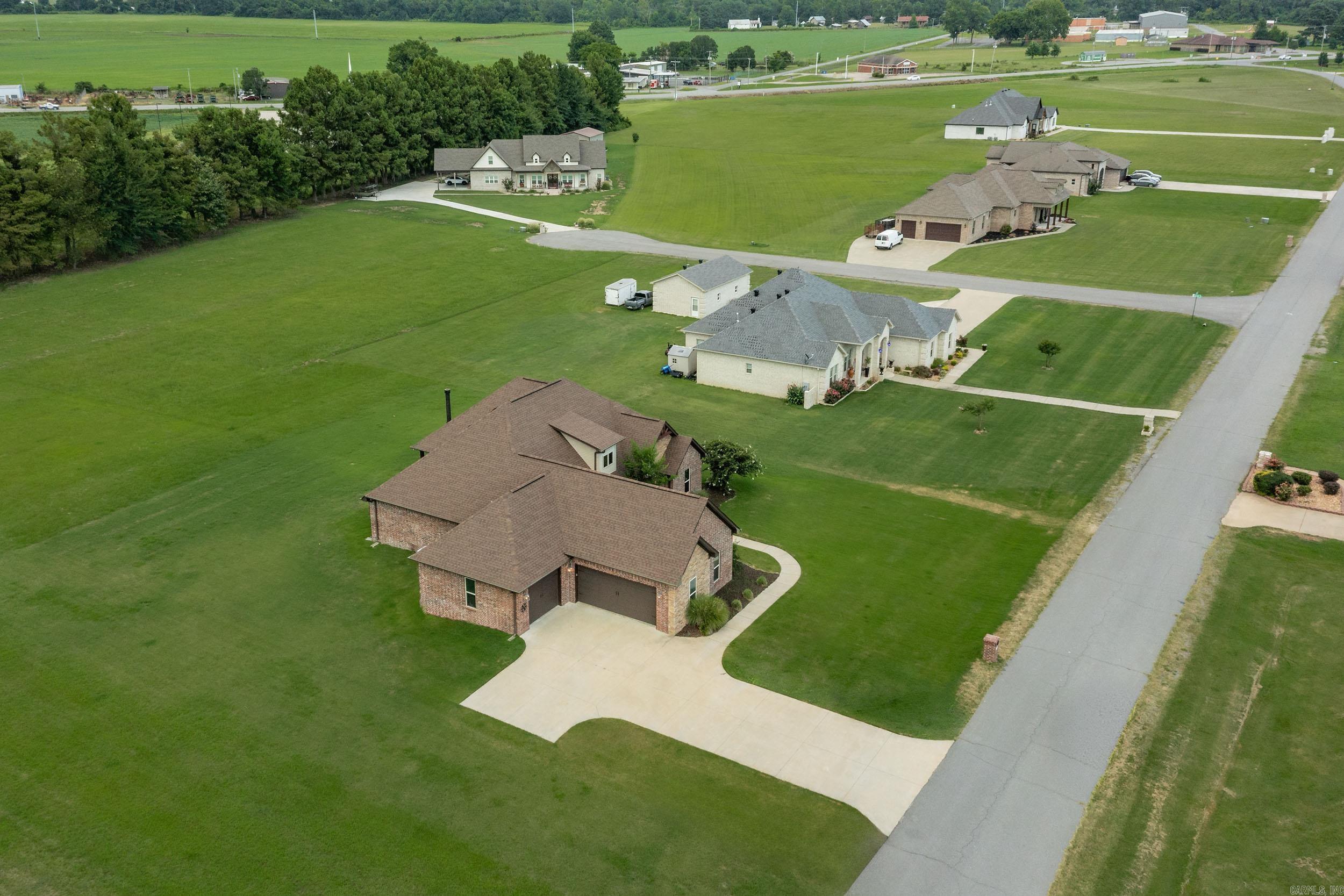 HORSE SHOE LAKE ESTATES - Residential