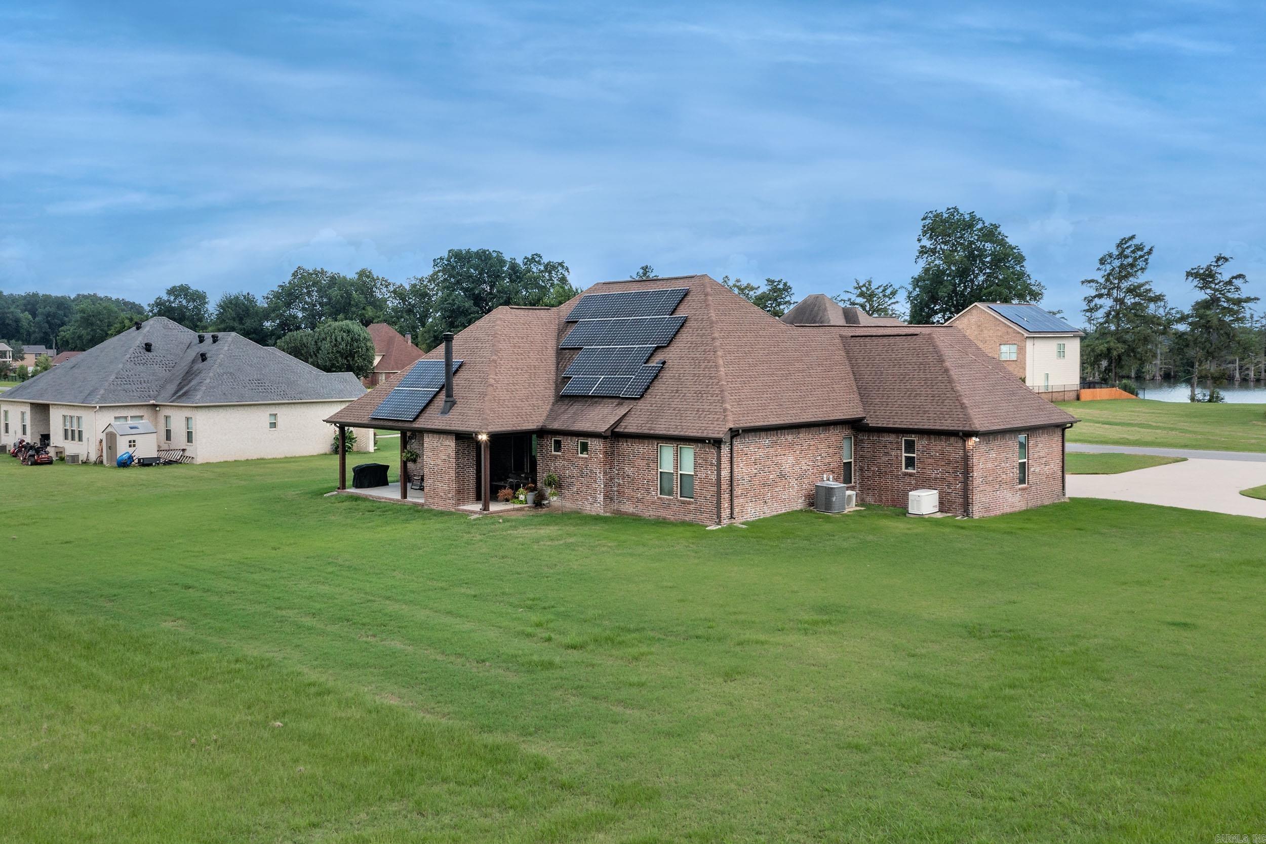 HORSE SHOE LAKE ESTATES - Residential