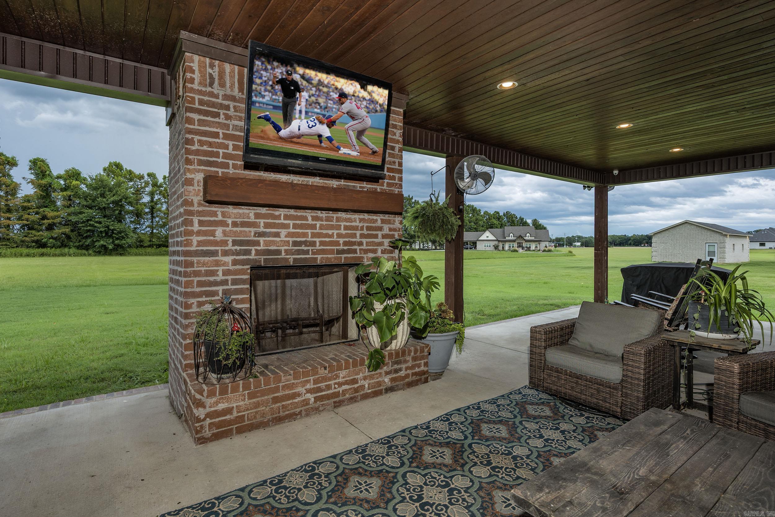 HORSE SHOE LAKE ESTATES - Residential