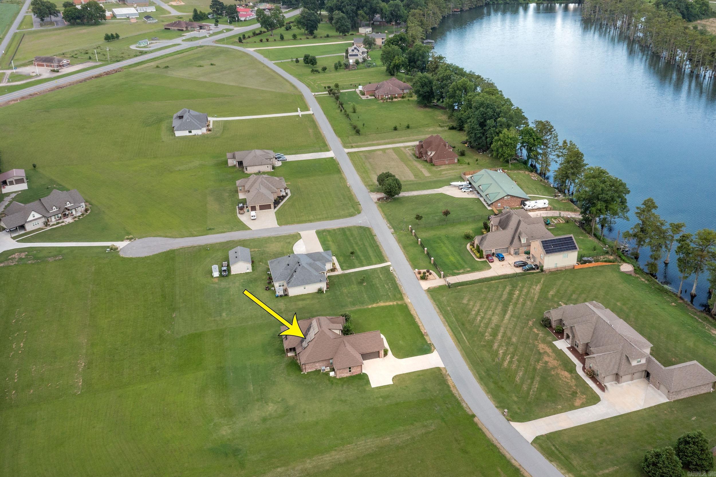 HORSE SHOE LAKE ESTATES - Residential
