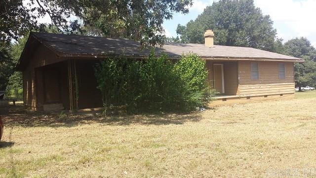 LONOKE-SOLD AS IS- There are 3 Bed rm, 2 Baths, Open Floor Plan, Great rm W/ Fireplace, Large Laundry rm, 1 Carport, House sit on 5.40 Acres, You will love the space not far from I- 40 You will need approval Letter & Earnest Money Don't miss this one.