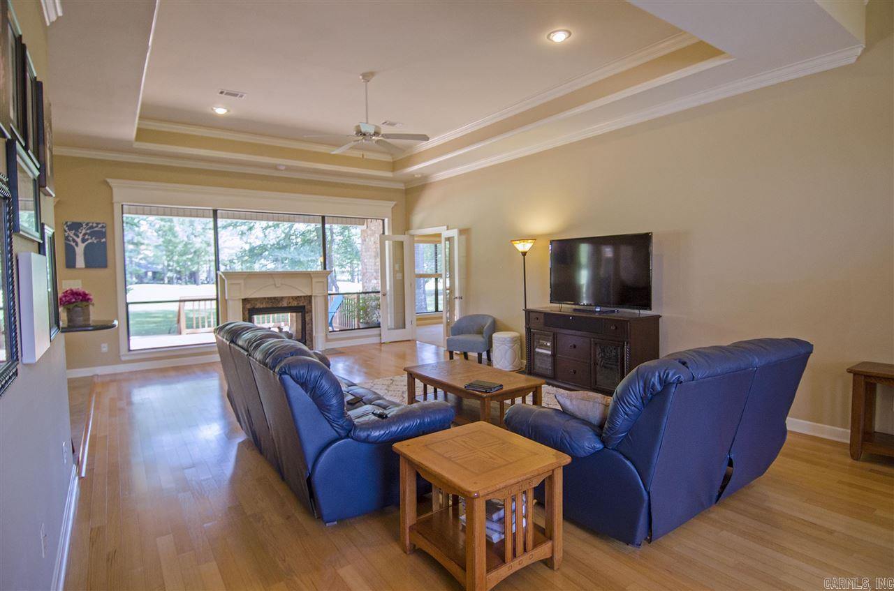 COUNTRY CLUB OF ARK THE - Residential