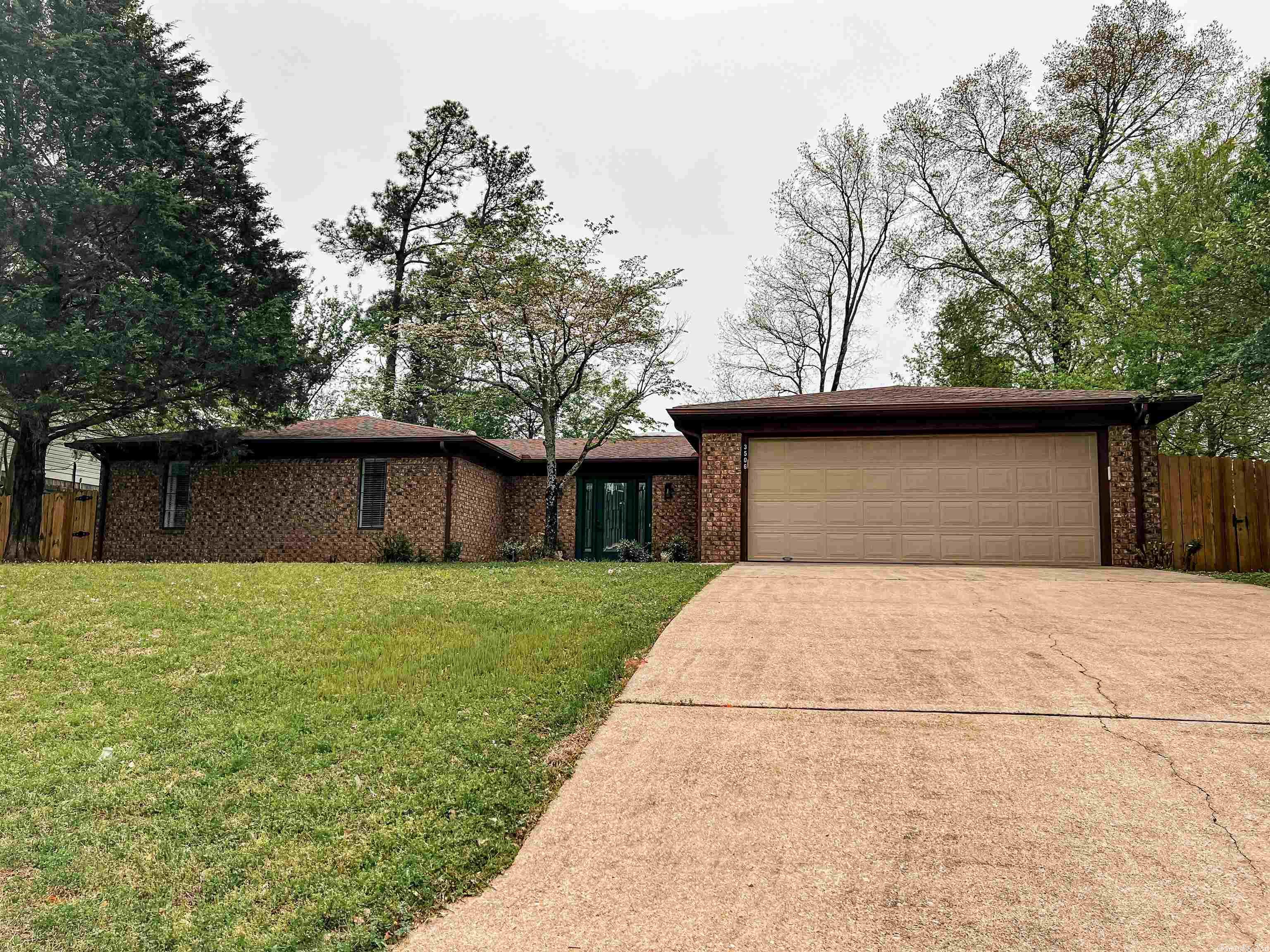 PINECROFT - Residential