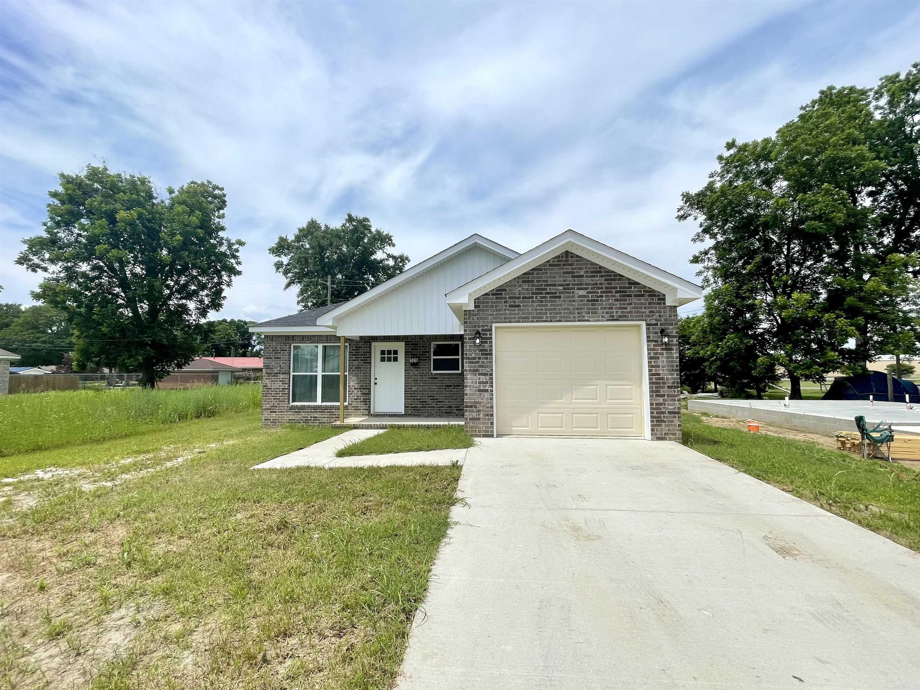 POINSETT LUMBER & MFG CO 4TH - Residential