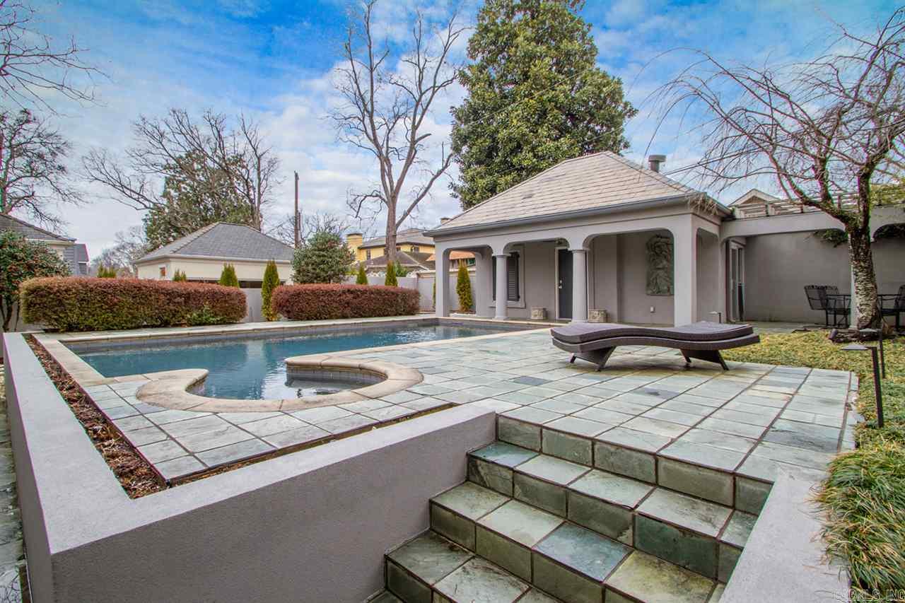 COUNTRY CLUB HGTS - Residential
