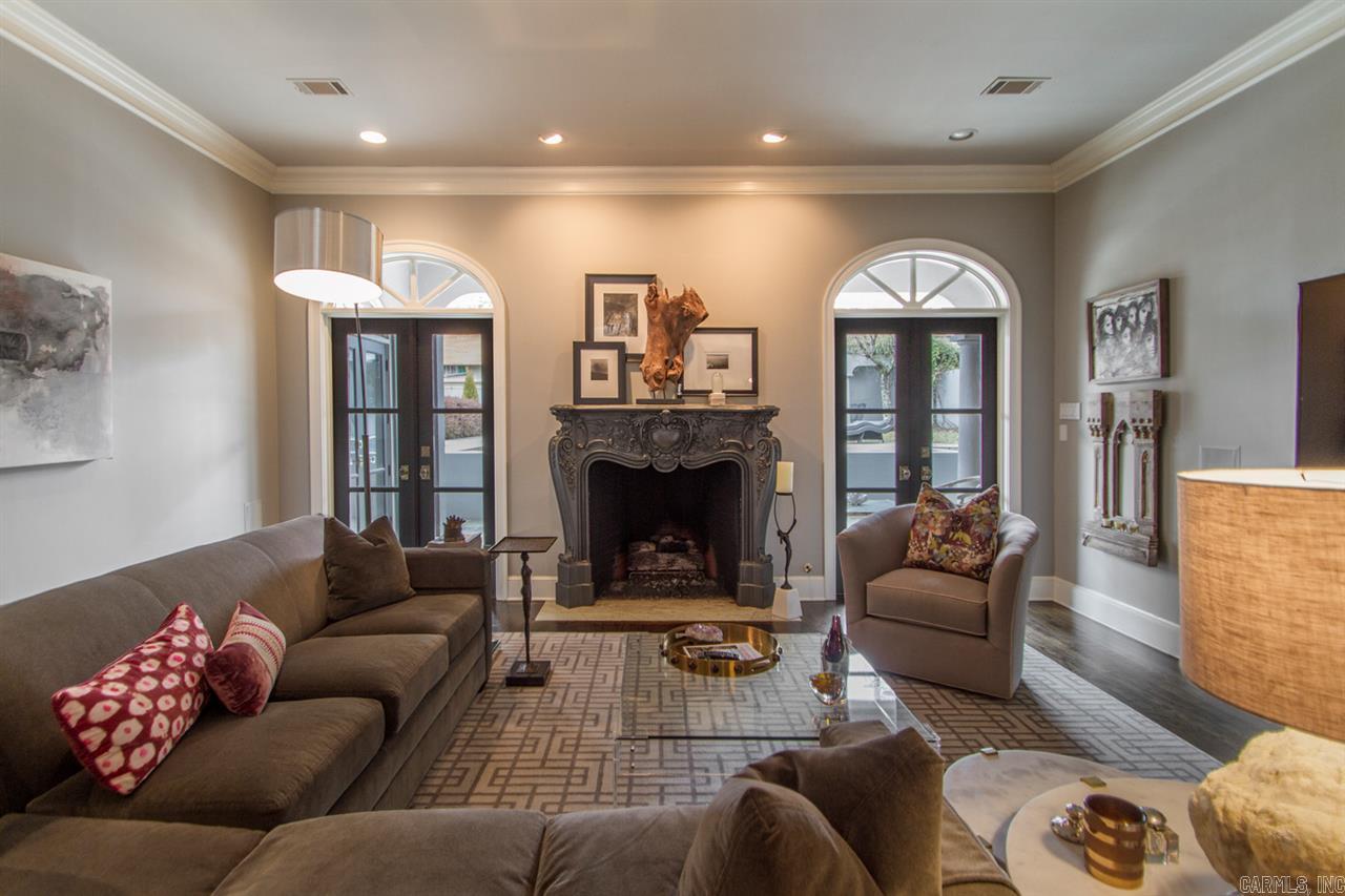 COUNTRY CLUB HGTS - Residential