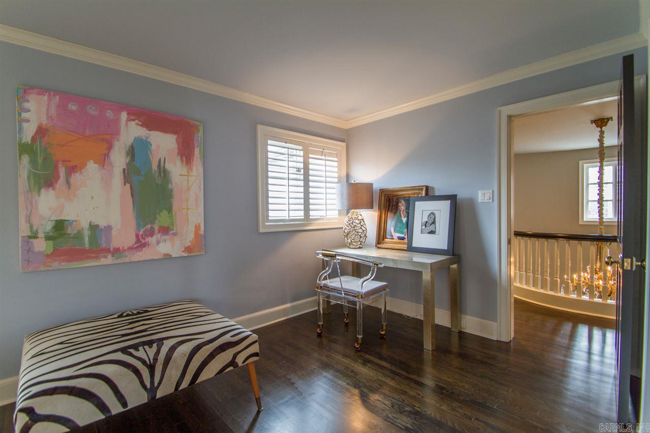 COUNTRY CLUB HGTS - Residential