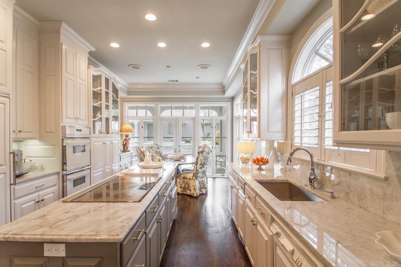 COUNTRY CLUB HGTS - Residential