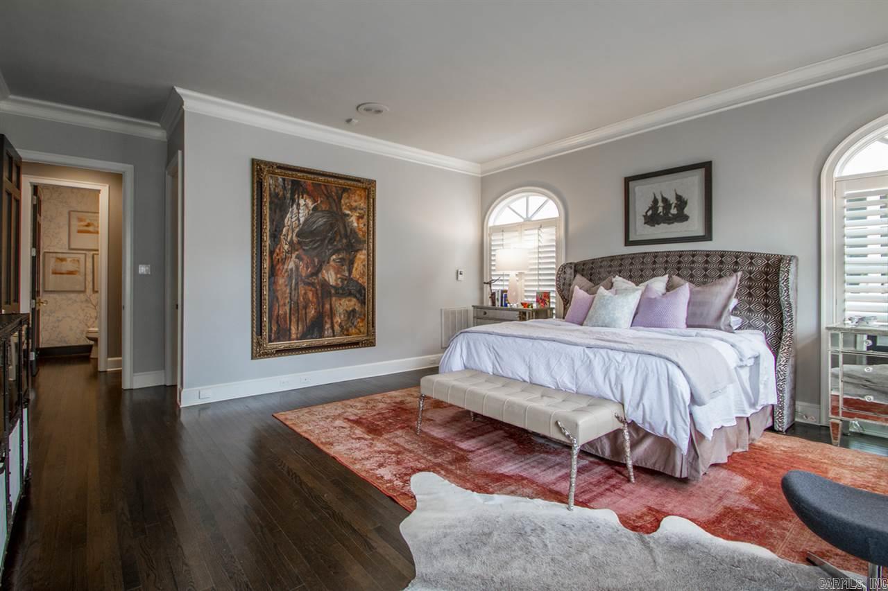 COUNTRY CLUB HGTS - Residential