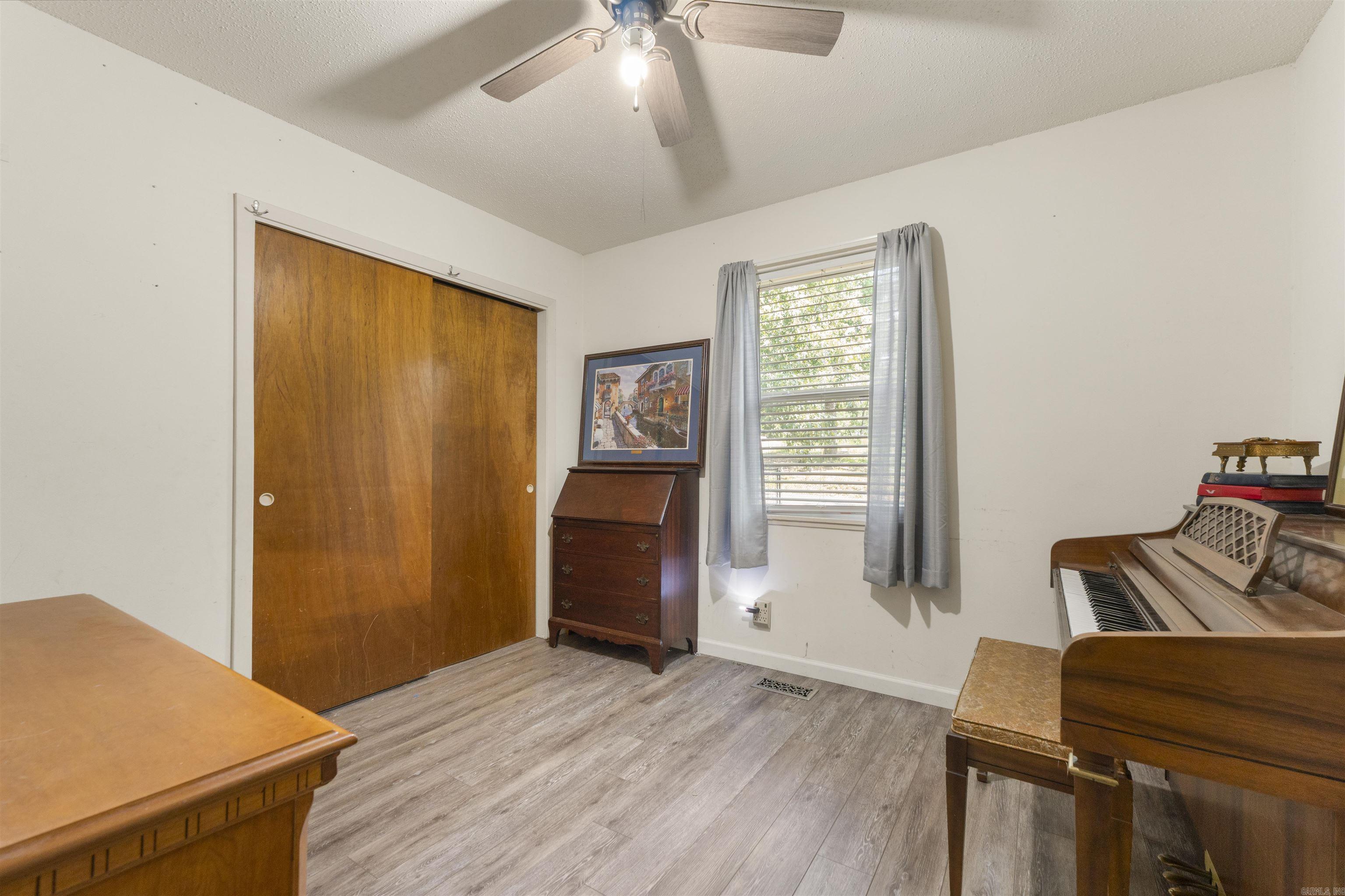 FORREST HILL - Residential