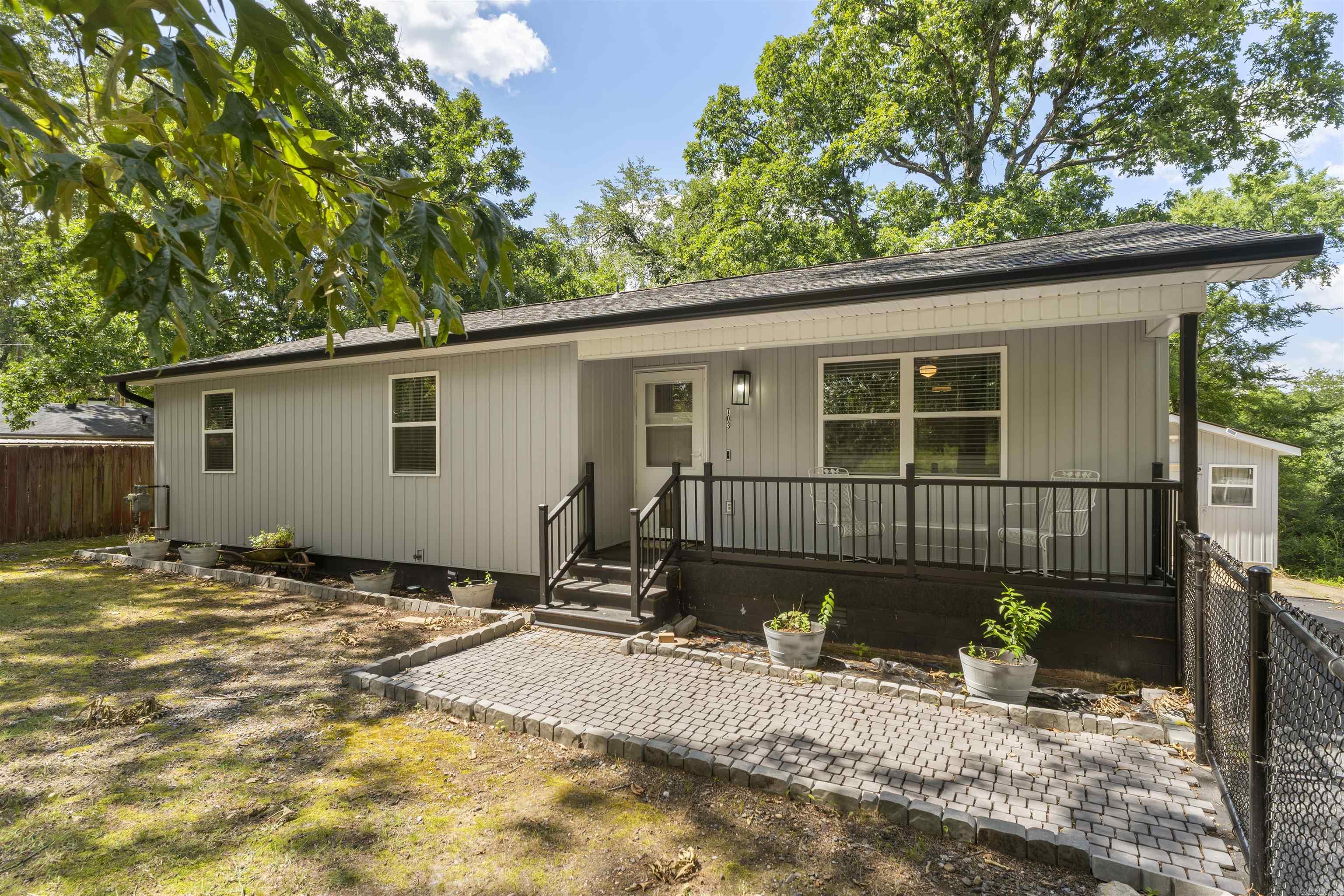 FORREST HILL - Residential