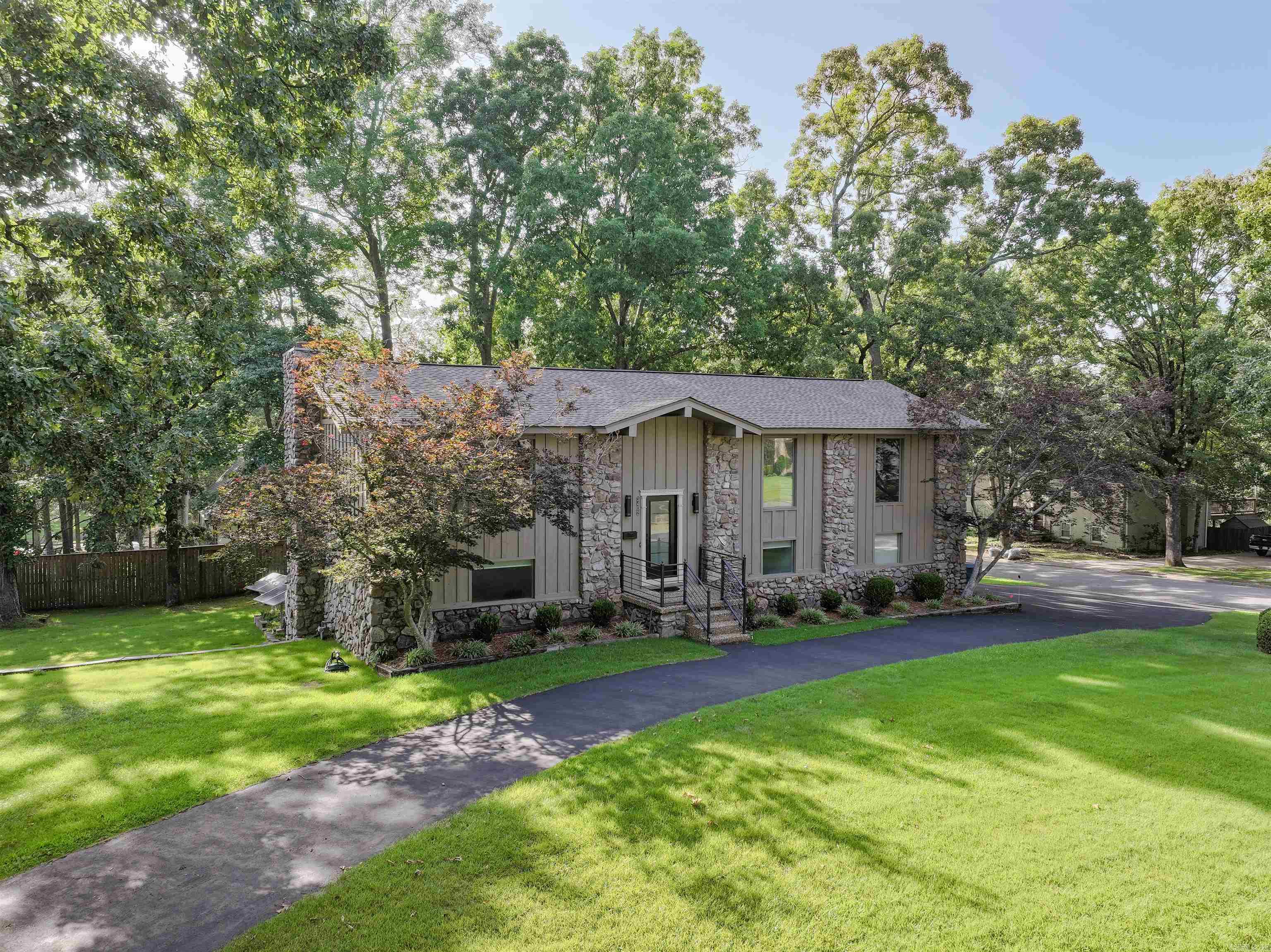 Located in the highly desirable Pleasant Valley neighborhood, 3402 Shenandoah Valley Drive offers a spacious, functional layout with comfortable living spaces and plenty of room to entertain. Situated on a corner lot in one of West Little Rock's most established communities, this home is just minutes from Pleasant Valley Country Club, shopping, dining, parks, and convenient access to I-430.