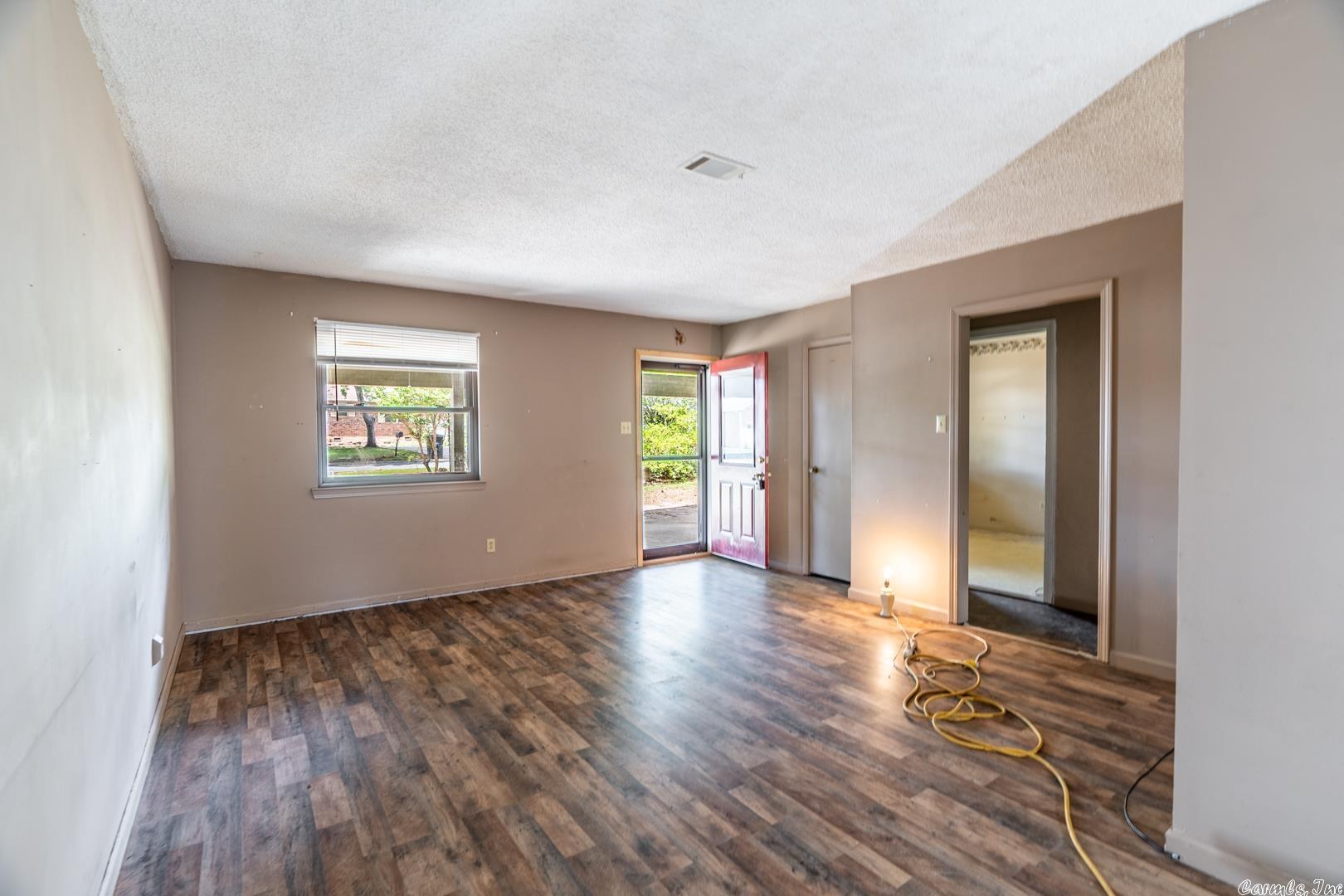 NORTH HILLS MANOR - Residential