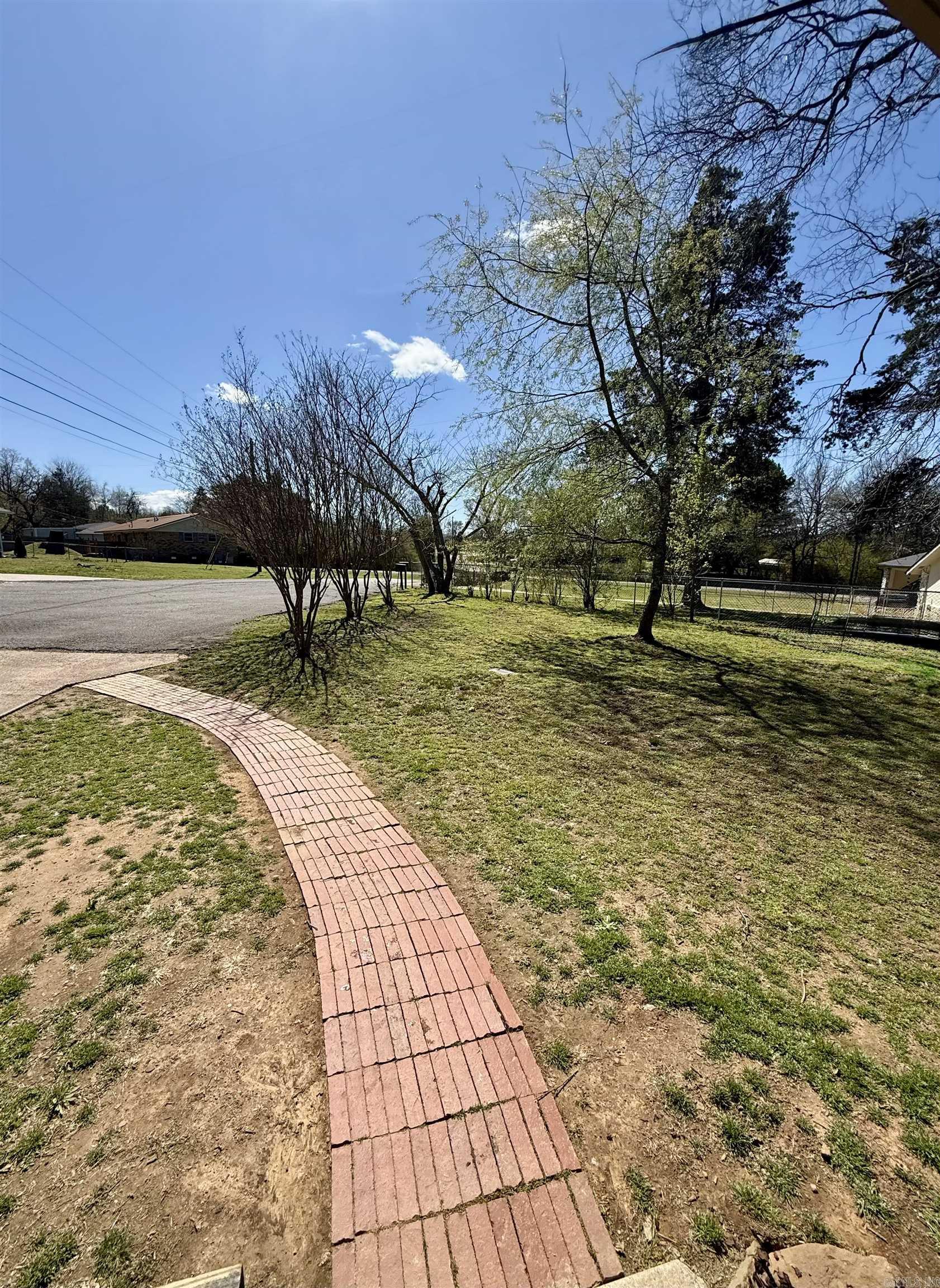 SUNNYBROOK - Residential