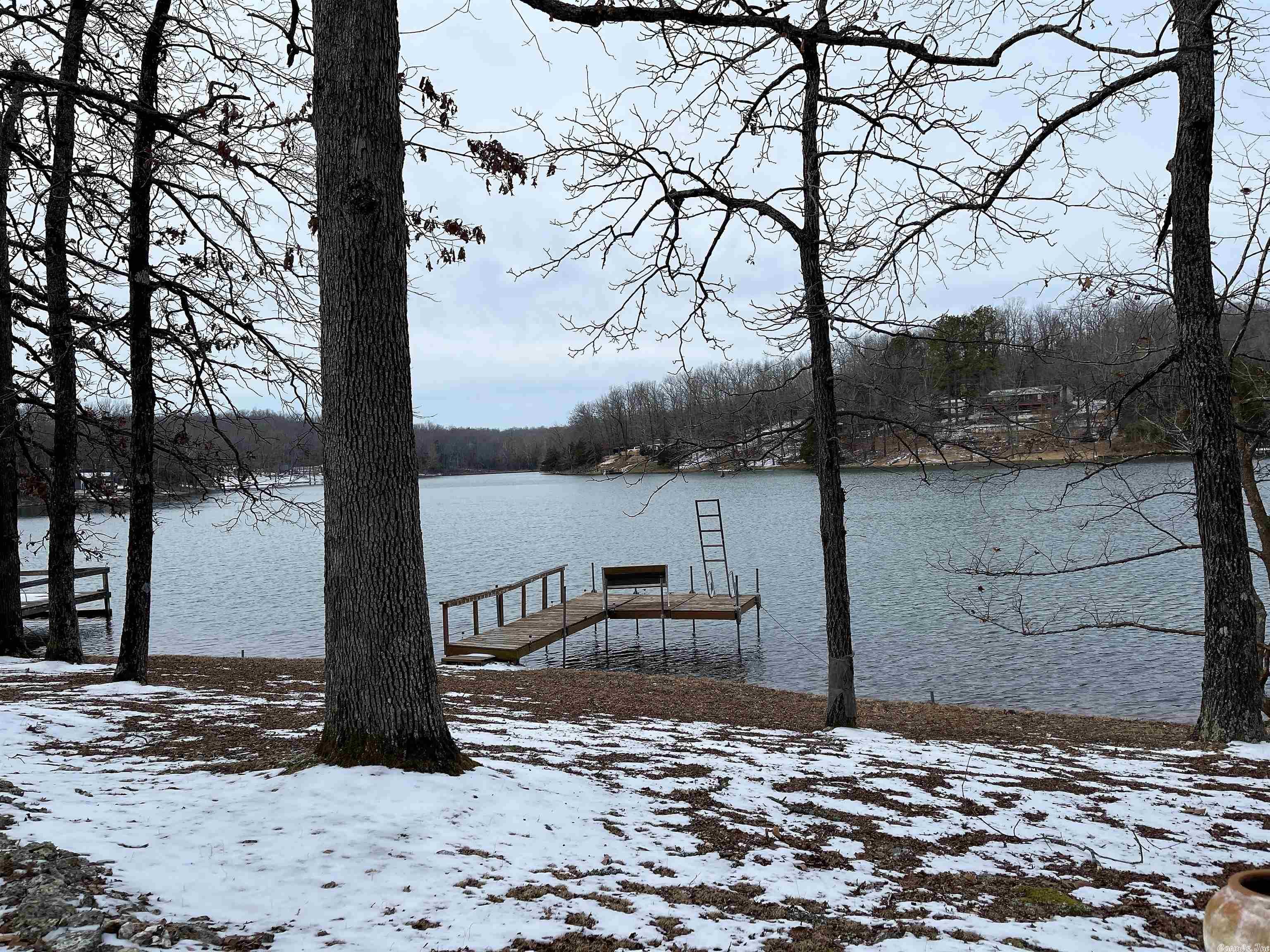 SMALL LAKE - Residential